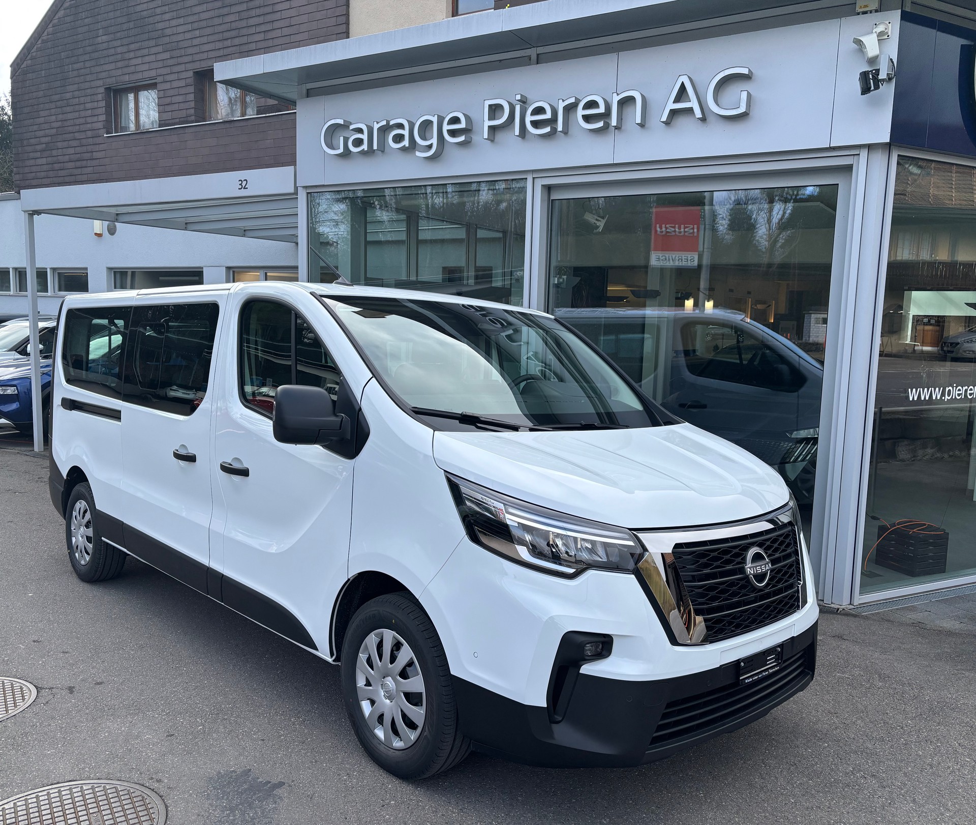 NISSAN Primastar 150 3.0L2H1 N-Connecta 9 Plätze