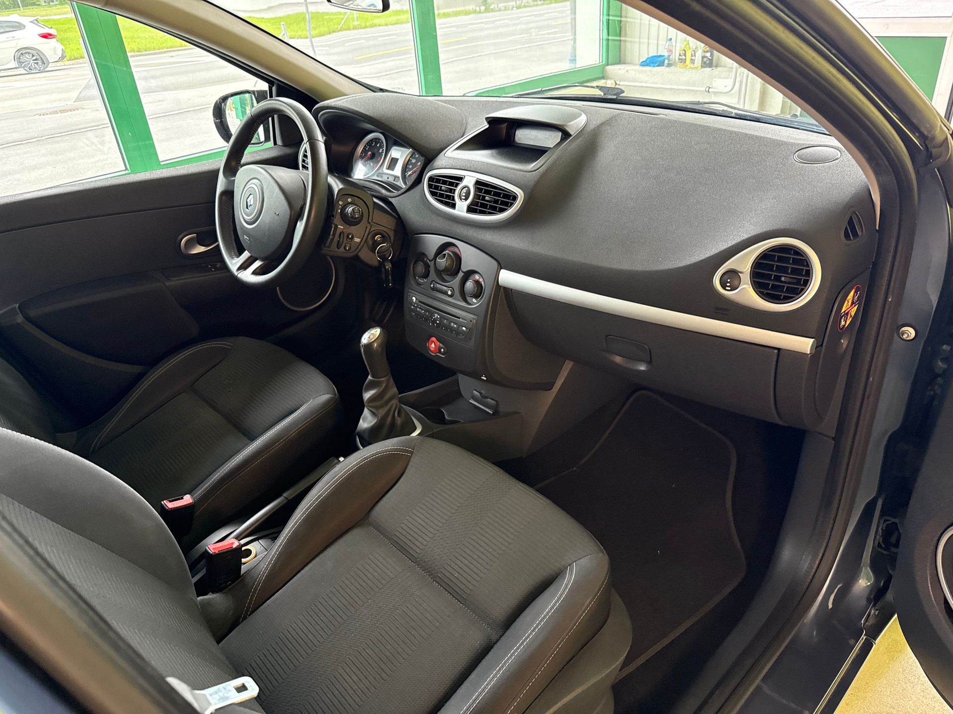 RENAULT Clio Grandtour 1.2 16V Turbo Dynamique-image-7