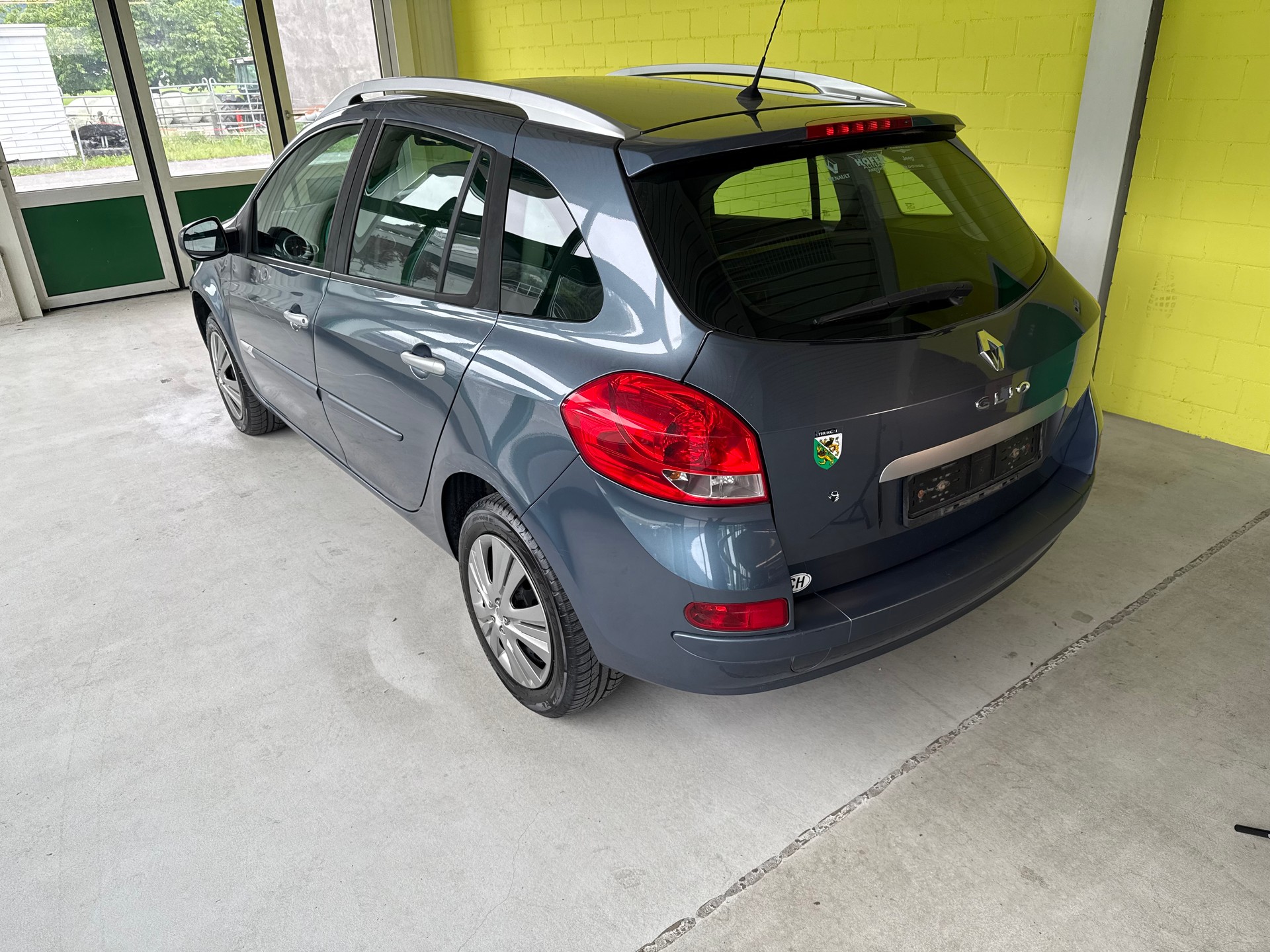 RENAULT Clio Grandtour 1.2 16V Turbo Dynamique-image-17