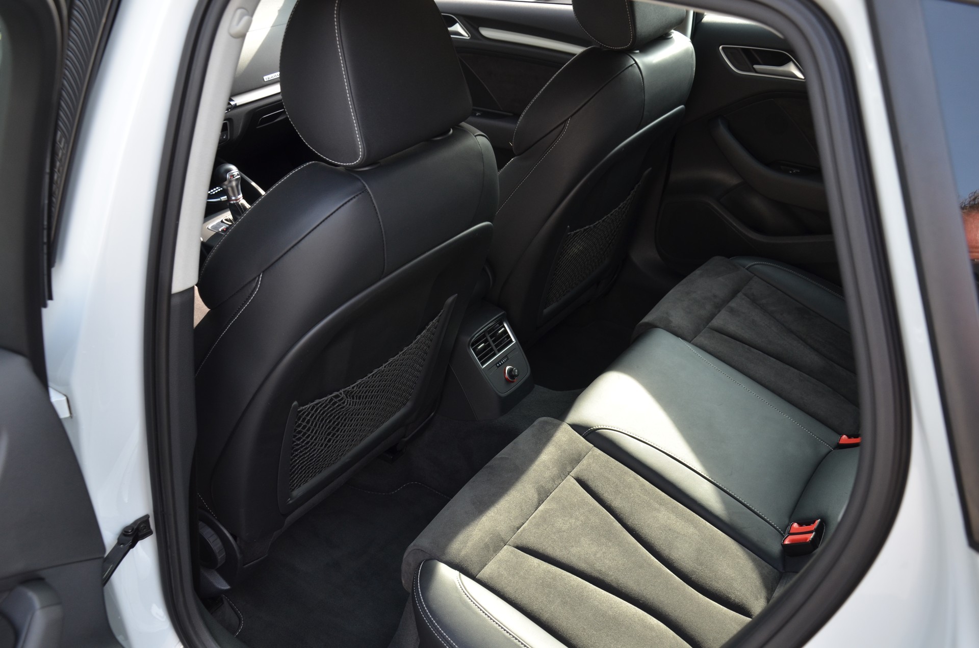 AUDI S3 Sportback 2.0 TFSI quattro S-tronic-image-9