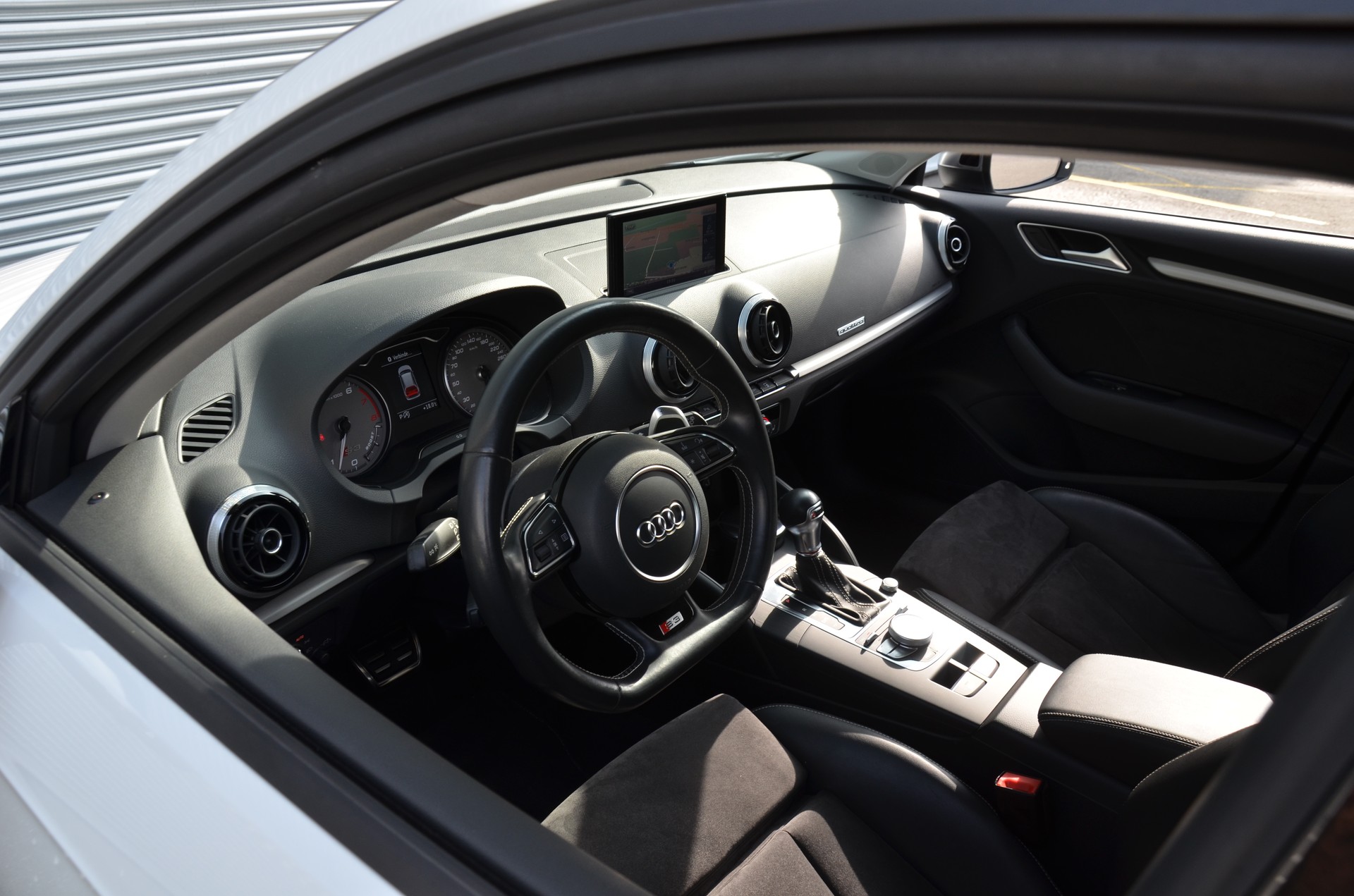 AUDI S3 Sportback 2.0 TFSI quattro S-tronic-image-10