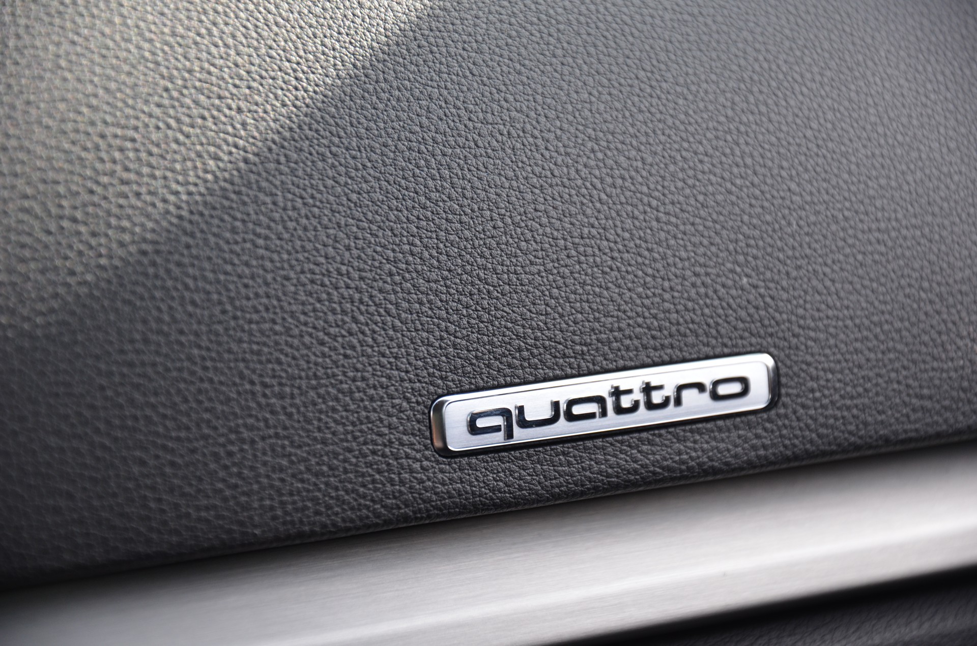 AUDI S3 Sportback 2.0 TFSI quattro S-tronic-image-19