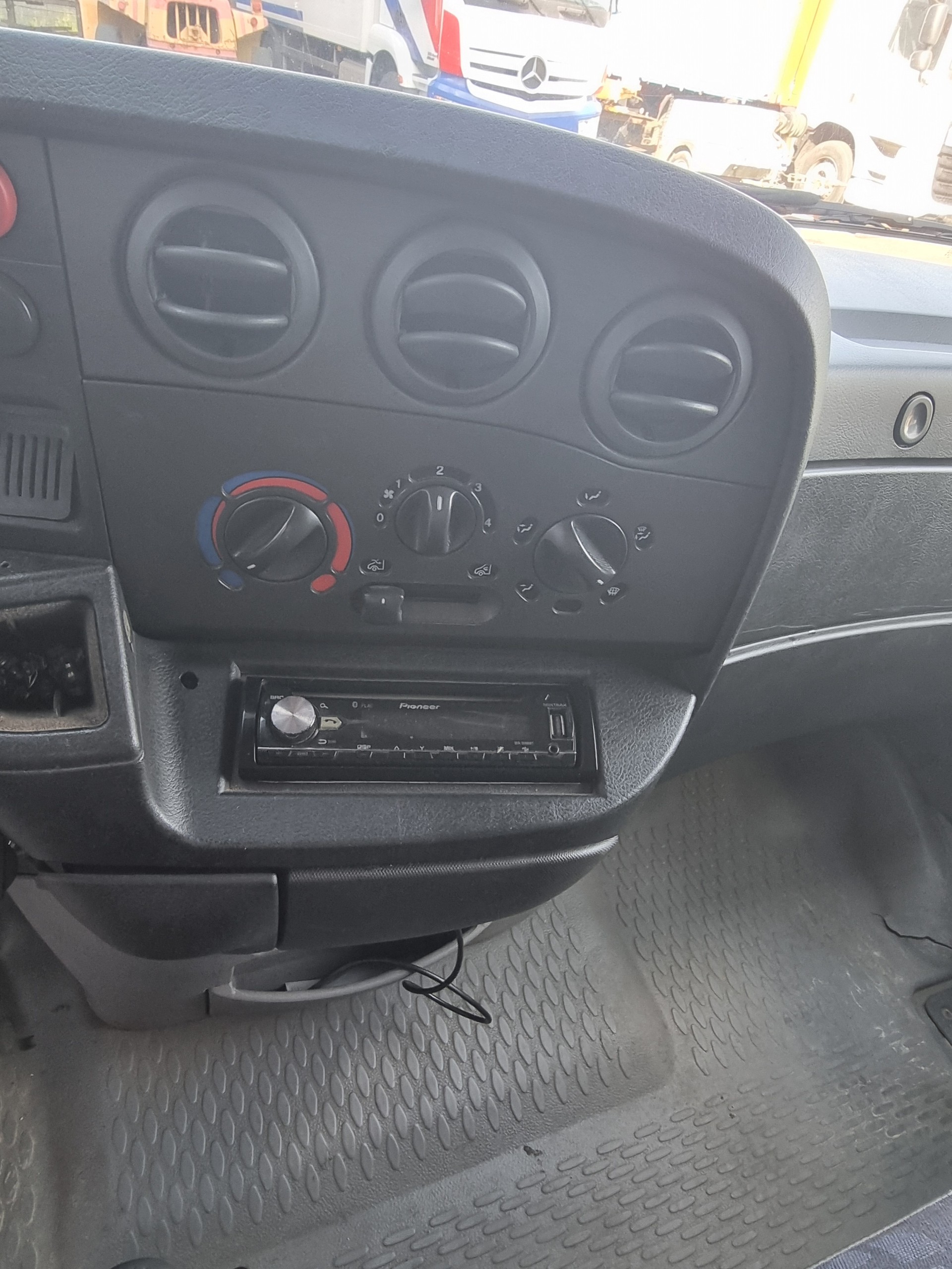 IVECO 35 C 14 V AGPA46E3B1-image-12