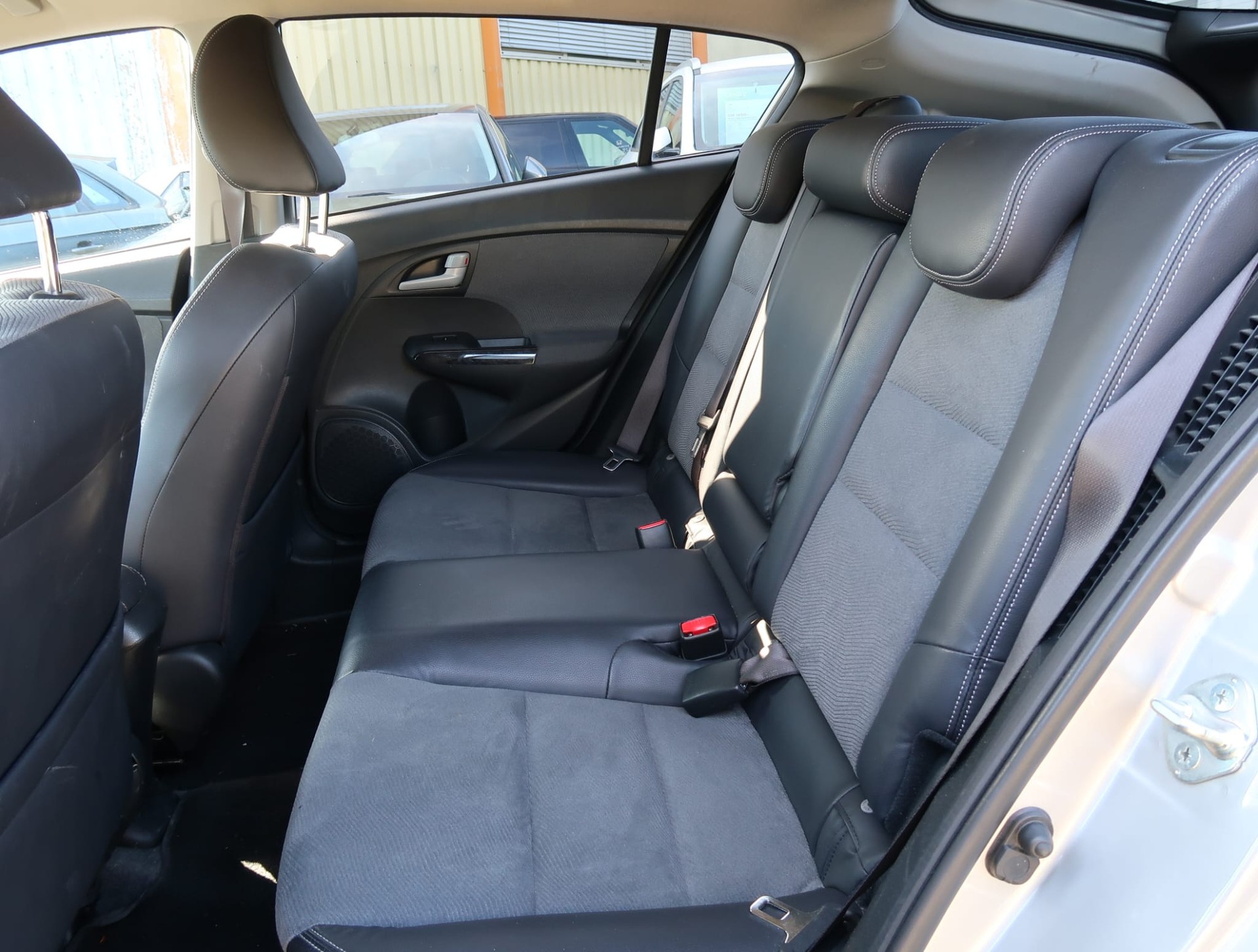 HONDA Insight 1.3i Hybrid Elegance CVT-image-23