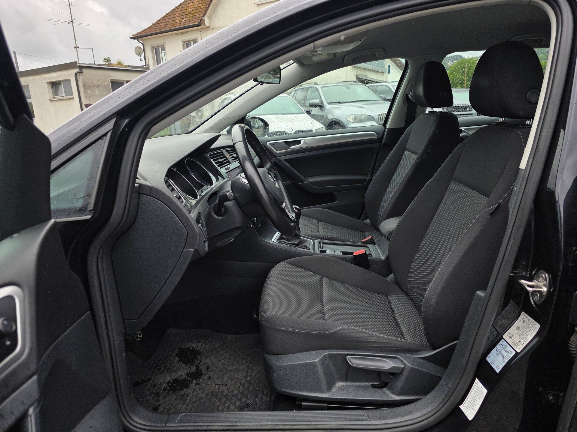 VW Golf 2.0 TDI Comfortline ** Frisch ab MFK**-image-8