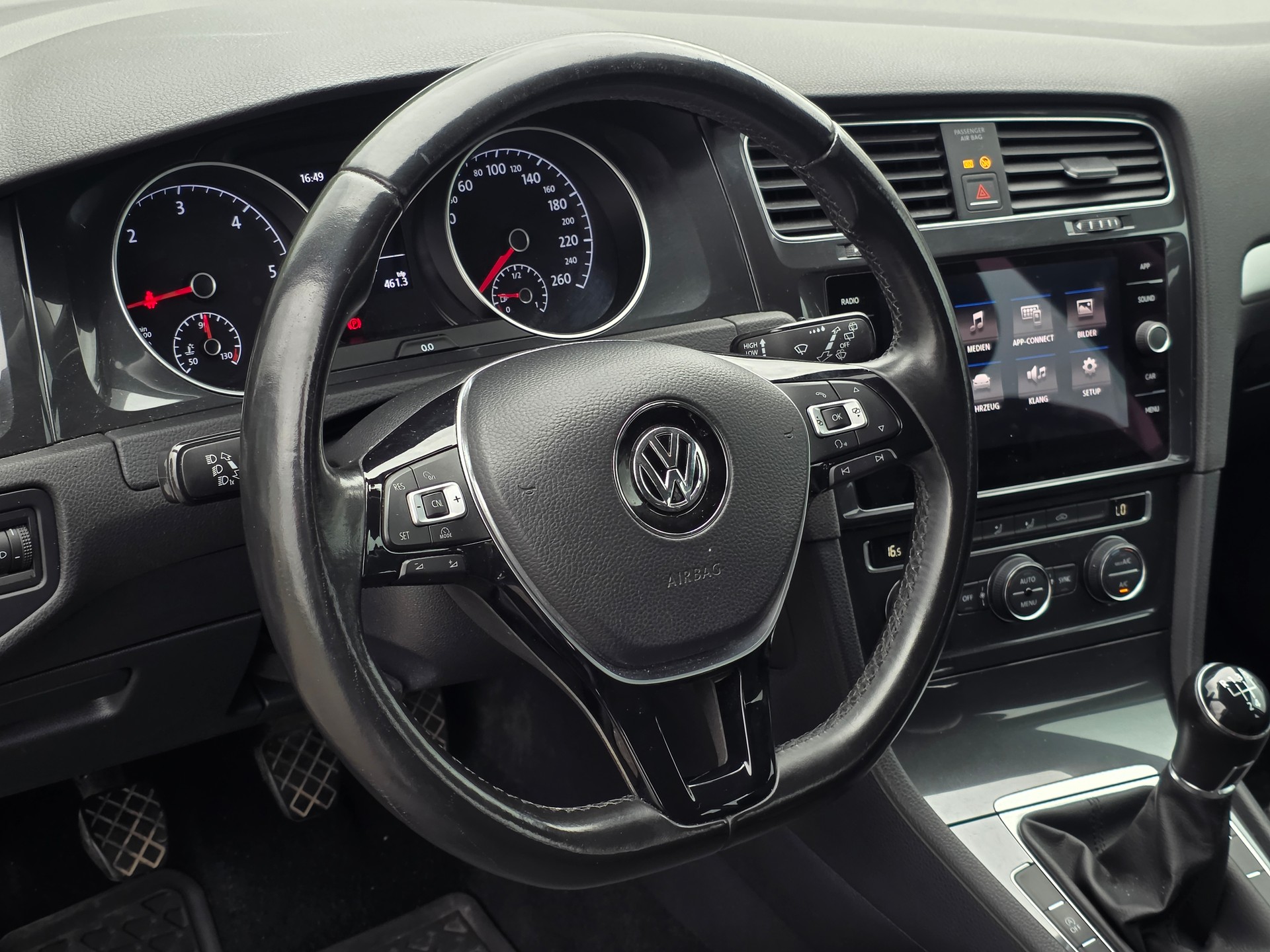 VW Golf 2.0 TDI Comfortline ** Frisch ab MFK**-image-10