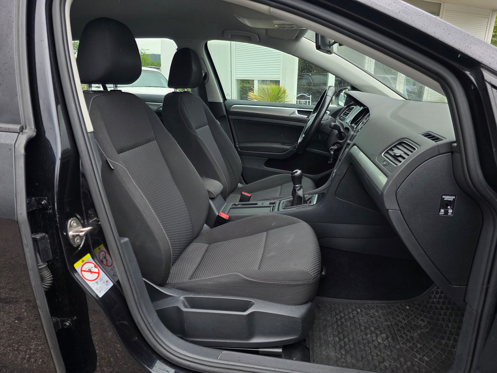 VW Golf 2.0 TDI Comfortline ** Frisch ab MFK**-image-14