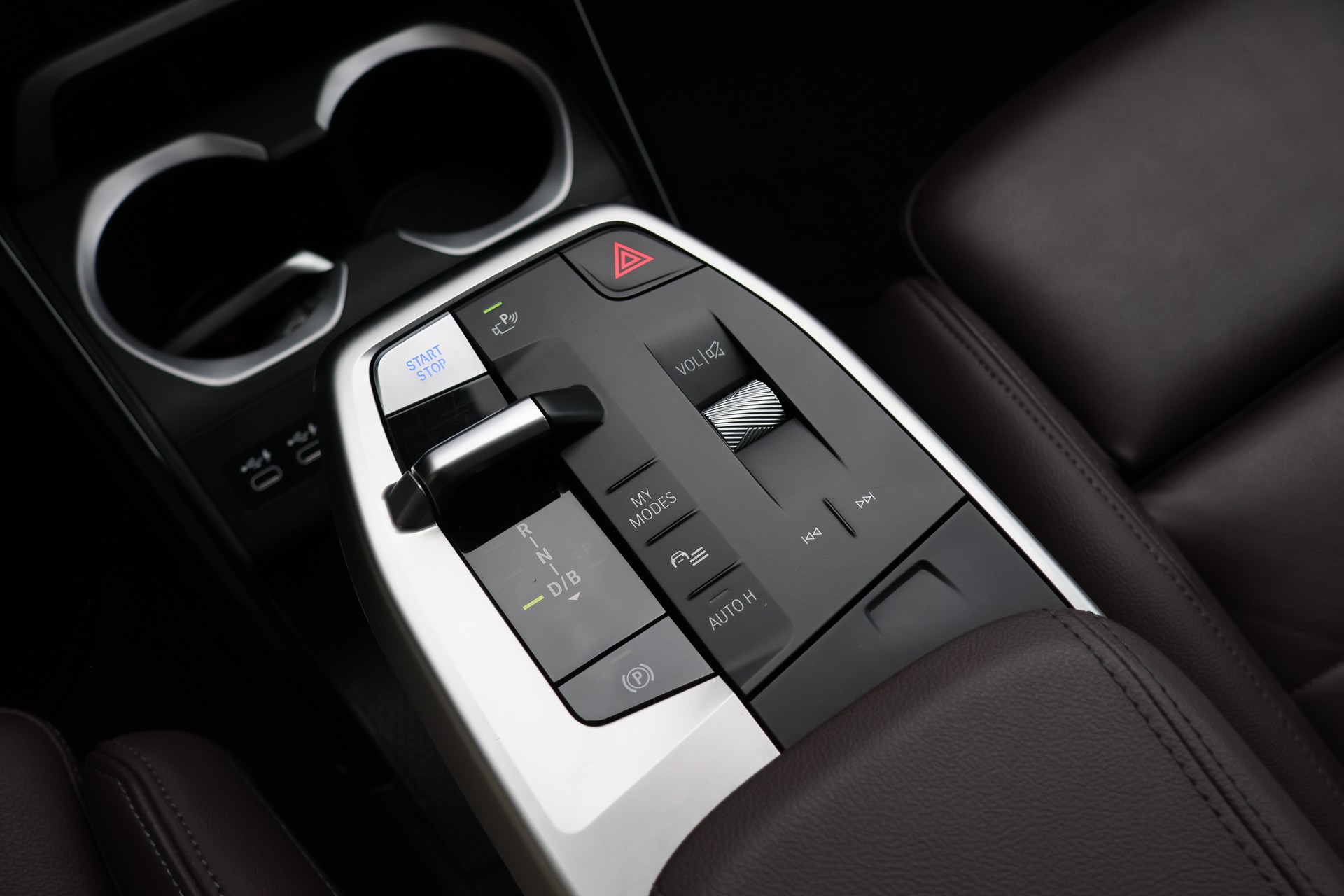 BMW iX1 xDrive 30 M Sport-image-15