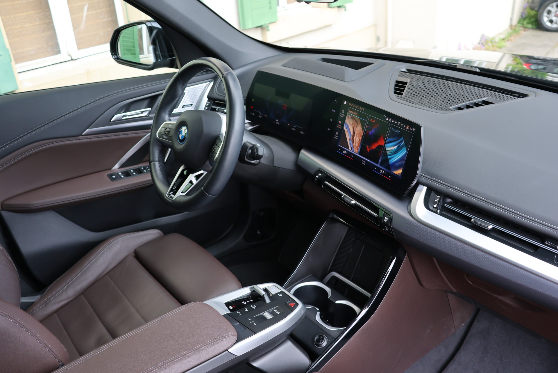 BMW iX1 xDrive 30 M Sport-image-8