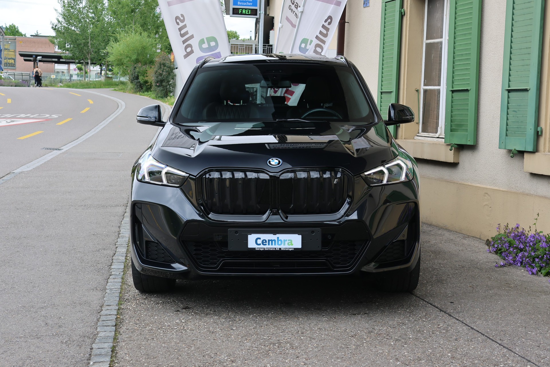 BMW iX1 xDrive 30 M Sport-showroom-element-1