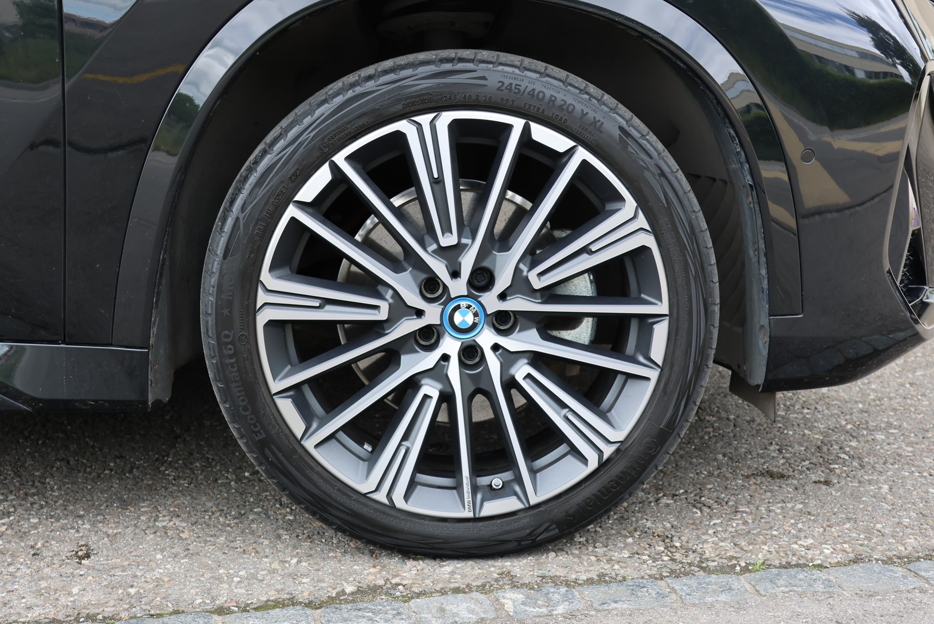 BMW iX1 xDrive 30 M Sport-image-4