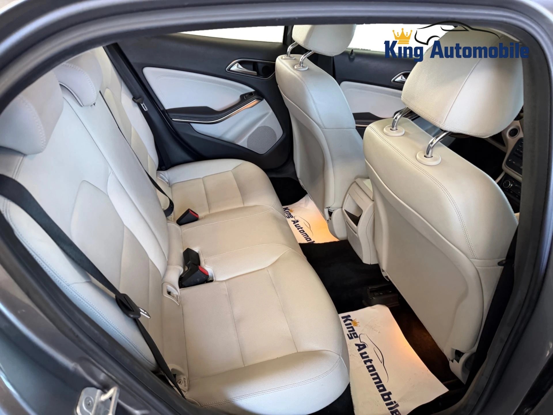 MERCEDES-BENZ GLA 250 4Matic 7G-DCT | Frisch MFK | Pano Dach | Leder | Carplay-image-10