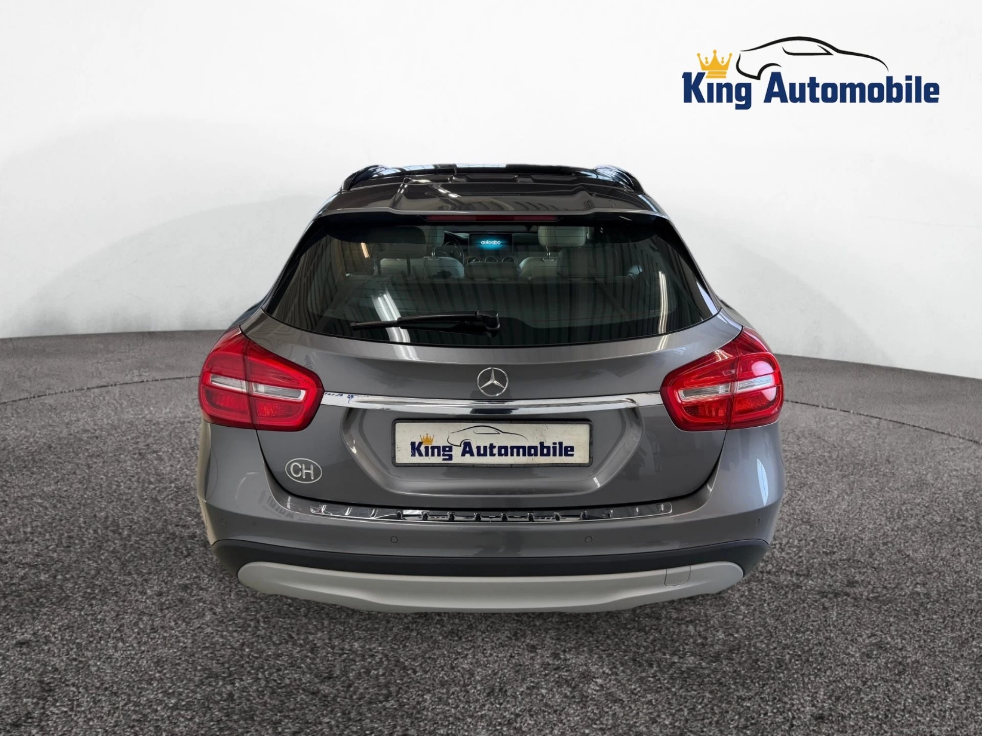 MERCEDES-BENZ GLA 250 4Matic 7G-DCT | Frisch MFK | Pano Dach | Leder | Carplay-image-5