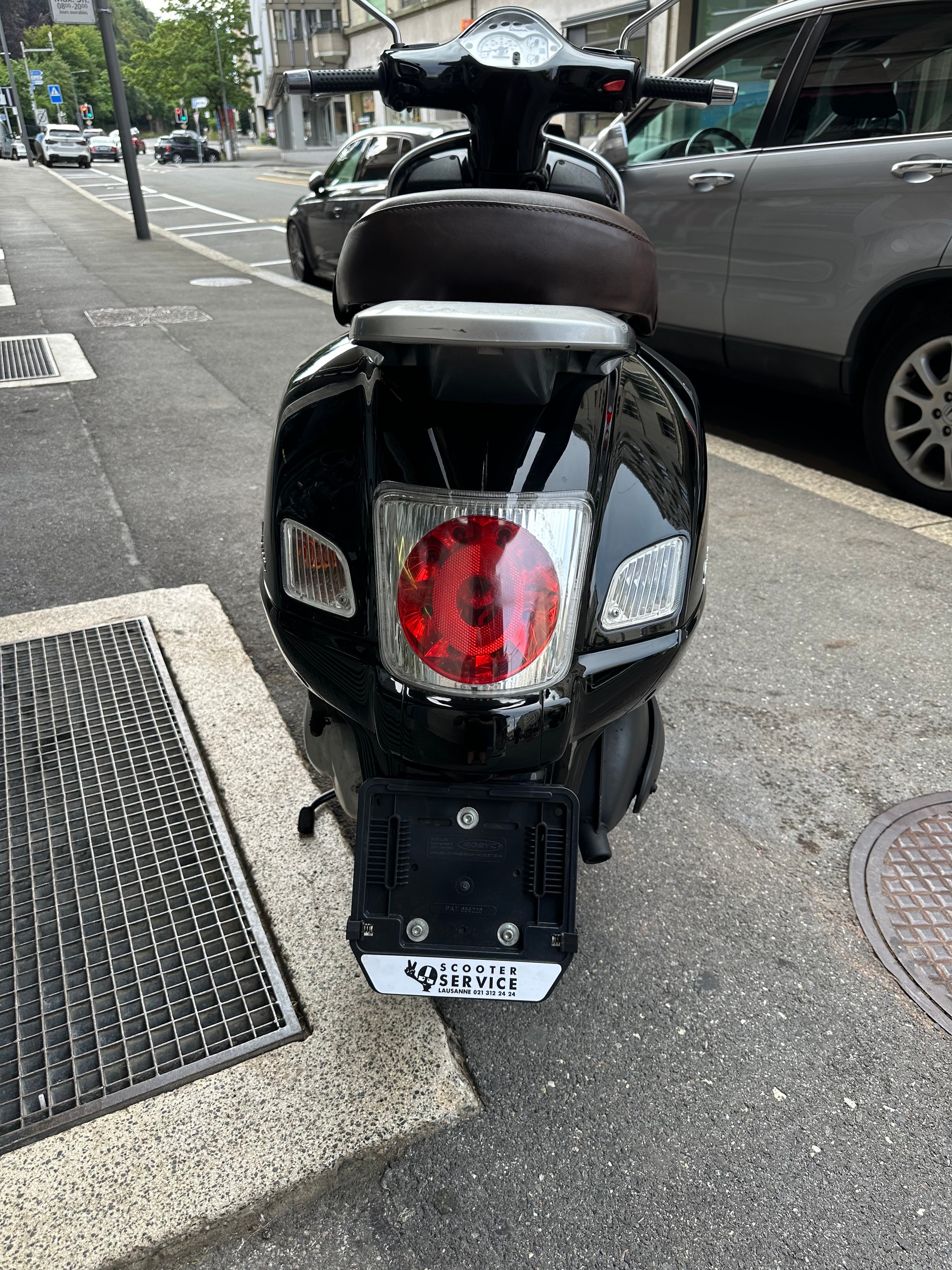 PIAGGIO Vespa 125 GT-image-2