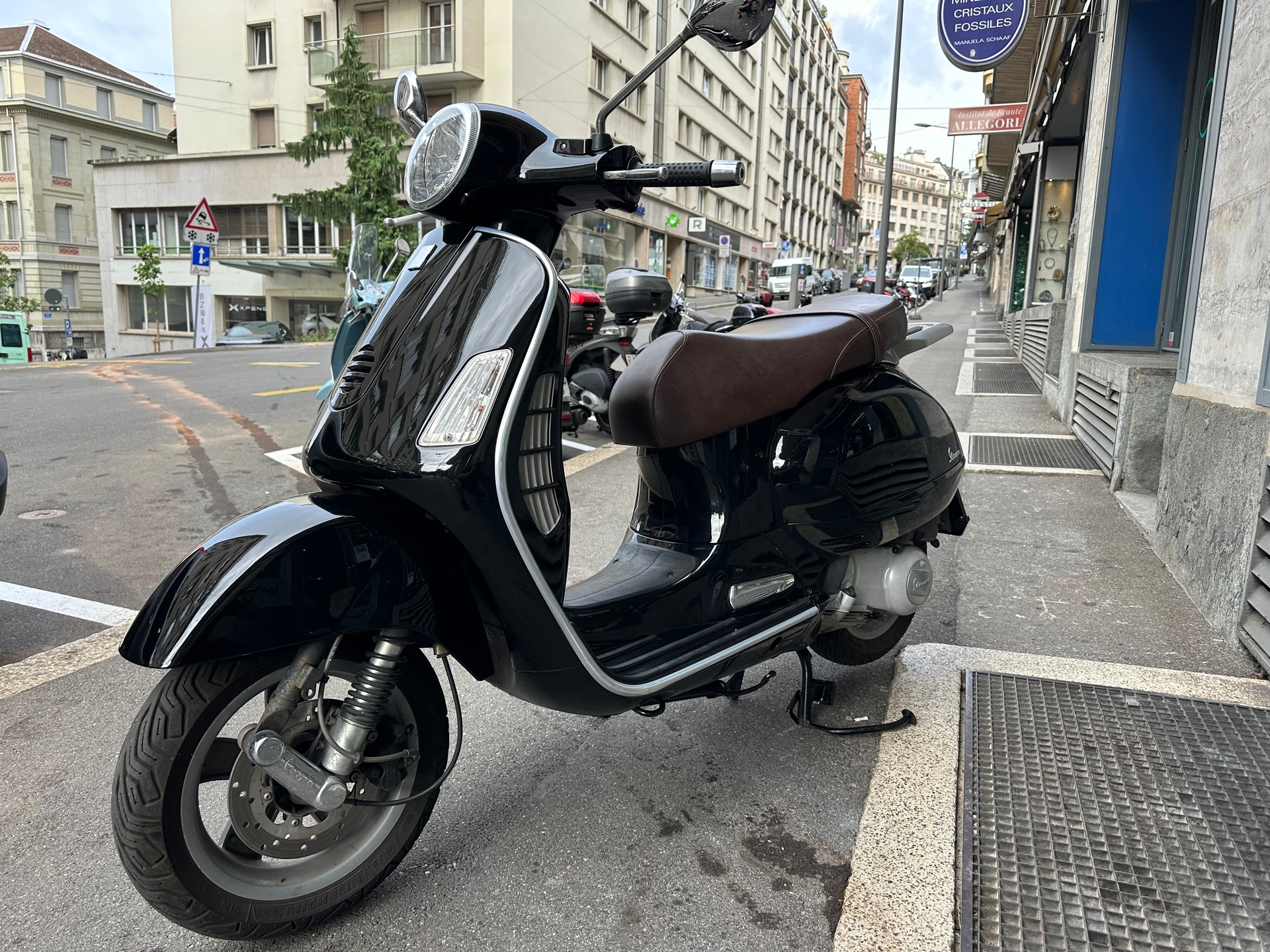 PIAGGIO Vespa 125 GT-image-4