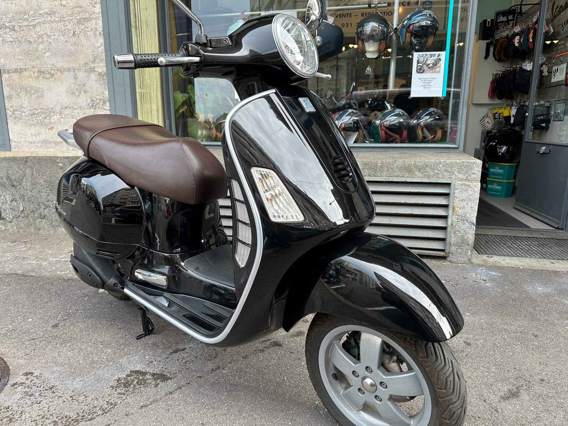 PIAGGIO Vespa 125 GT-image-0