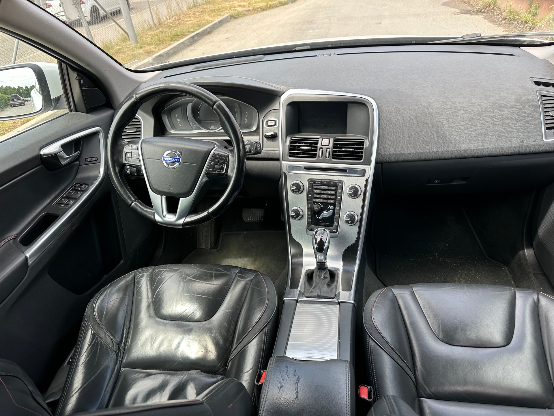 VOLVO XC60 D4 AWD OceanRace Geartronic-image-7