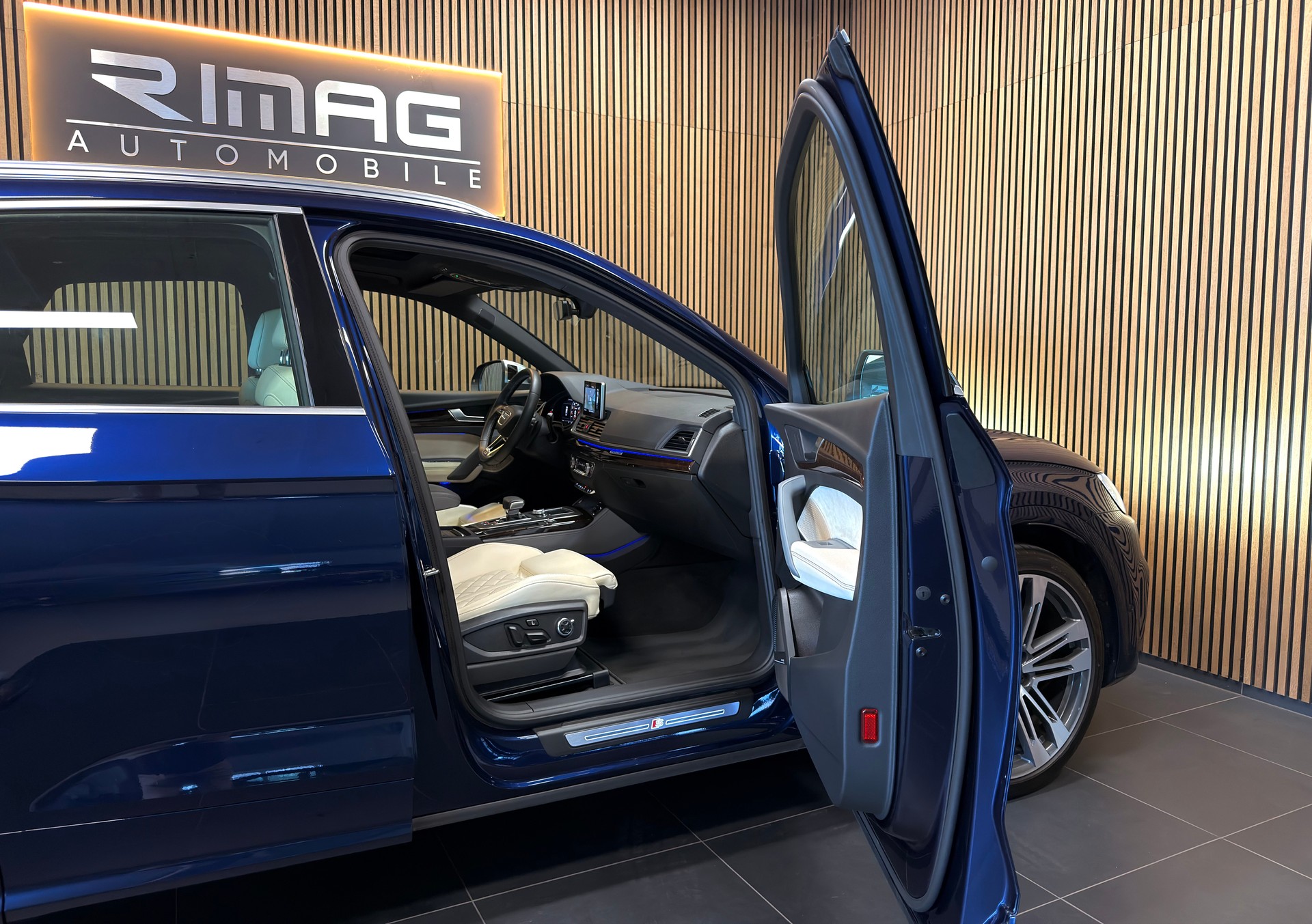 AUDI SQ5 3.0 TFSI quattro S-tronic | Vollausstattung | Frisch ab Service | MFK | CarVertical | Massagesitze-image-18