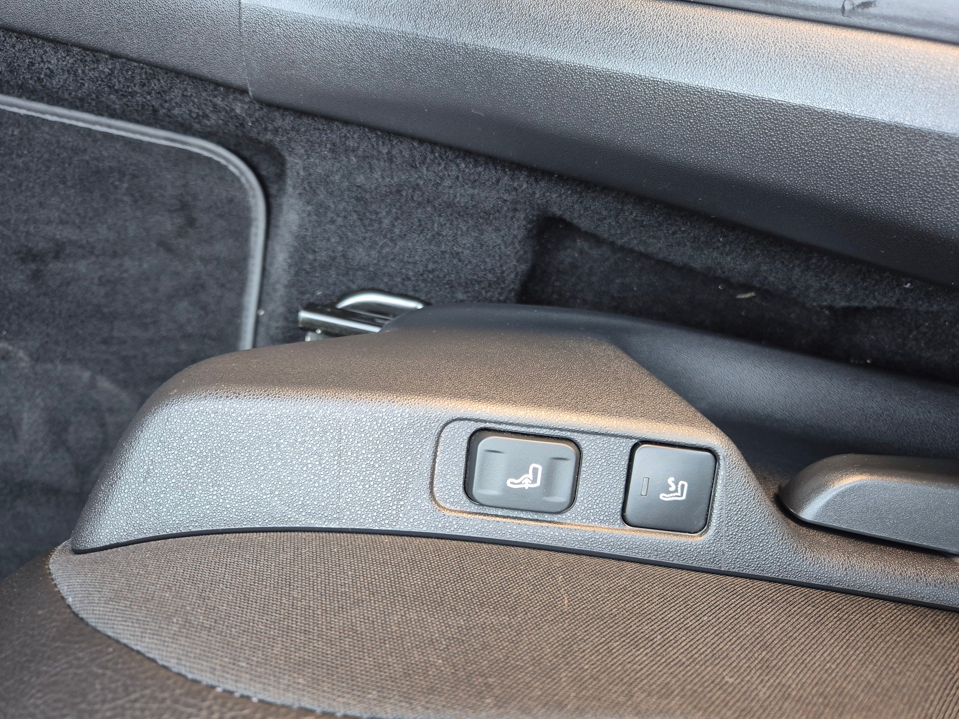 CITROEN C4 Berline 1.6 THP Exclusive EGS6-image-19