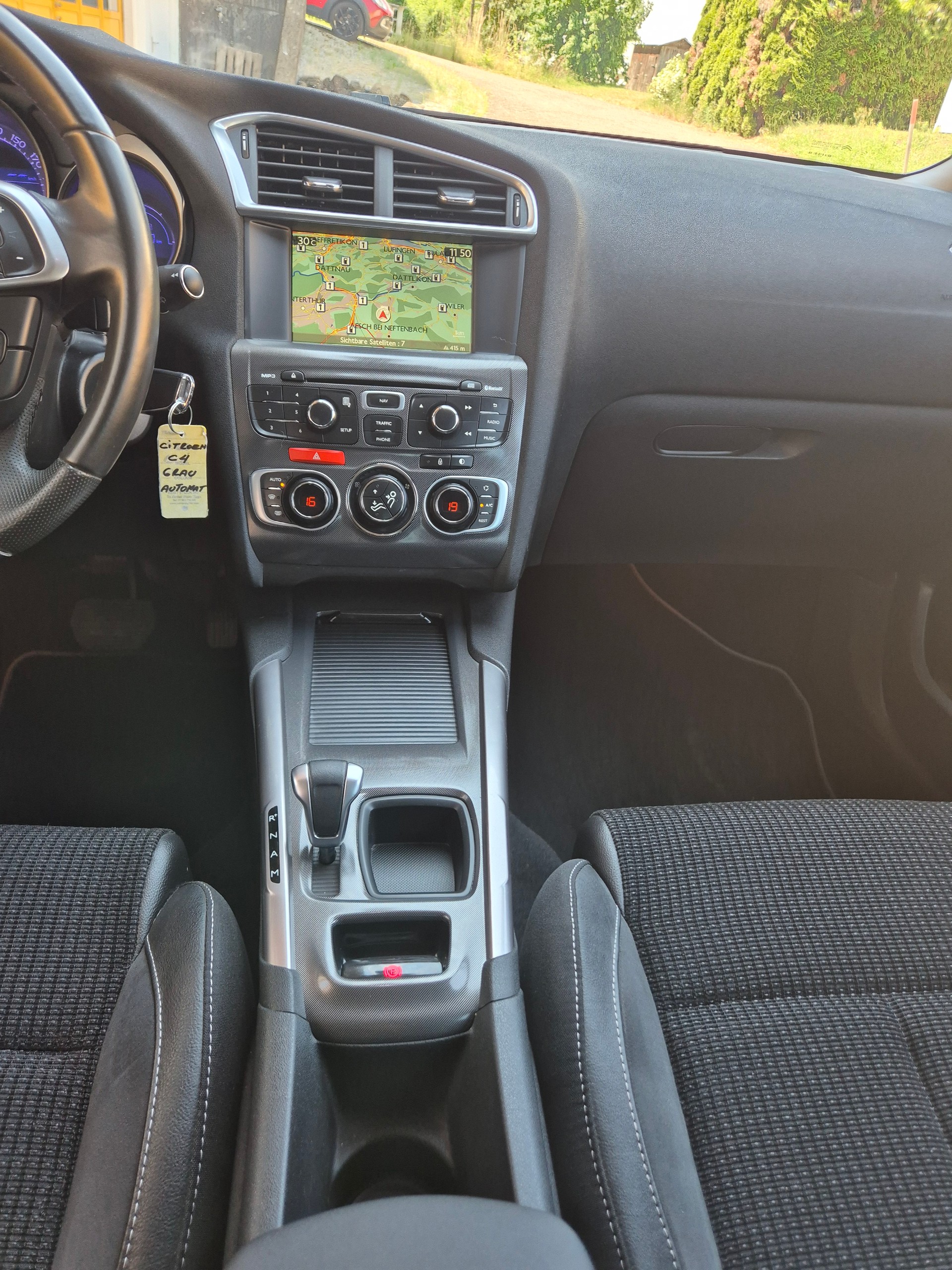 CITROEN C4 Berline 1.6 THP Exclusive EGS6-image-13