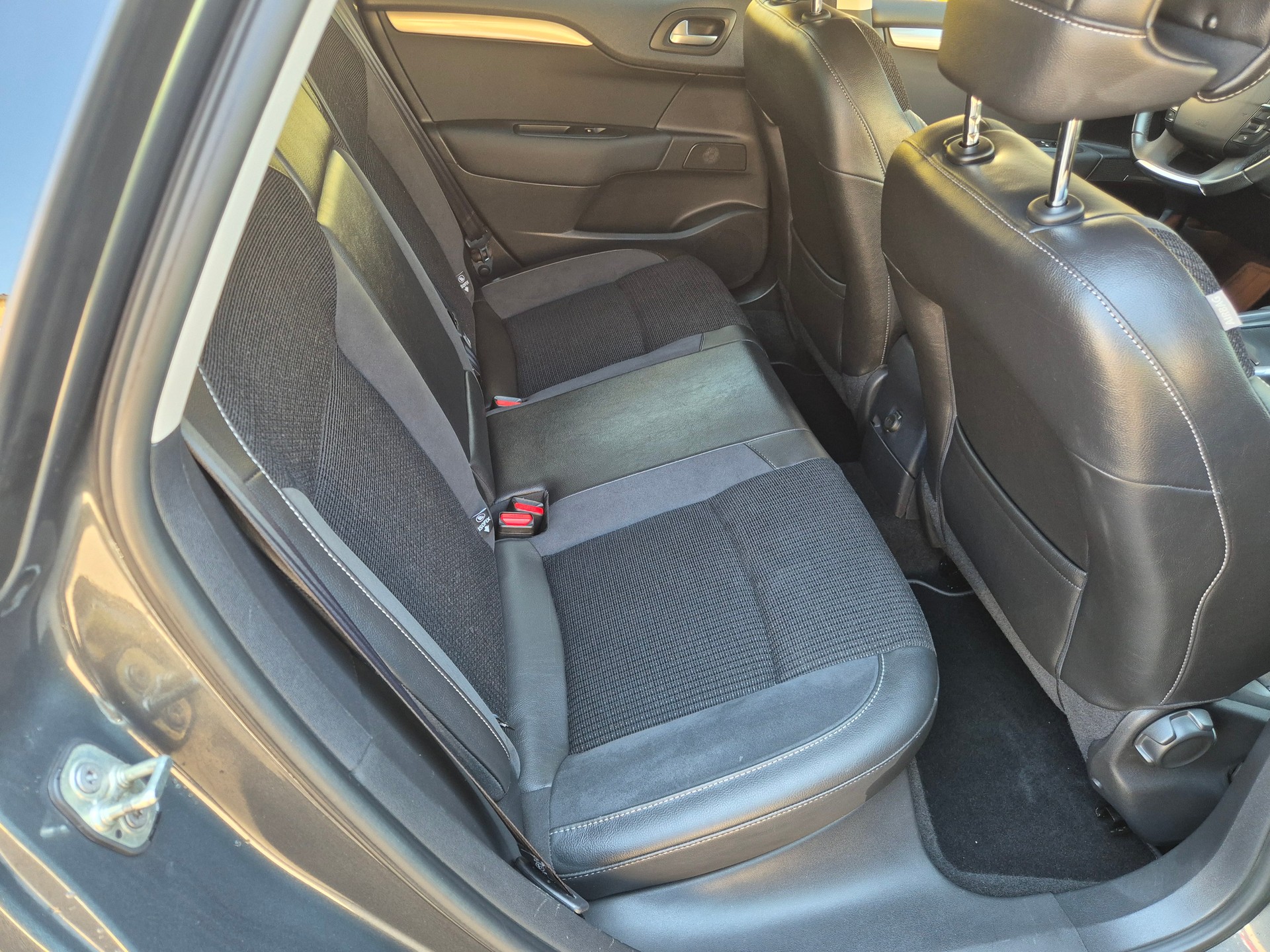 CITROEN C4 Berline 1.6 THP Exclusive EGS6-image-18