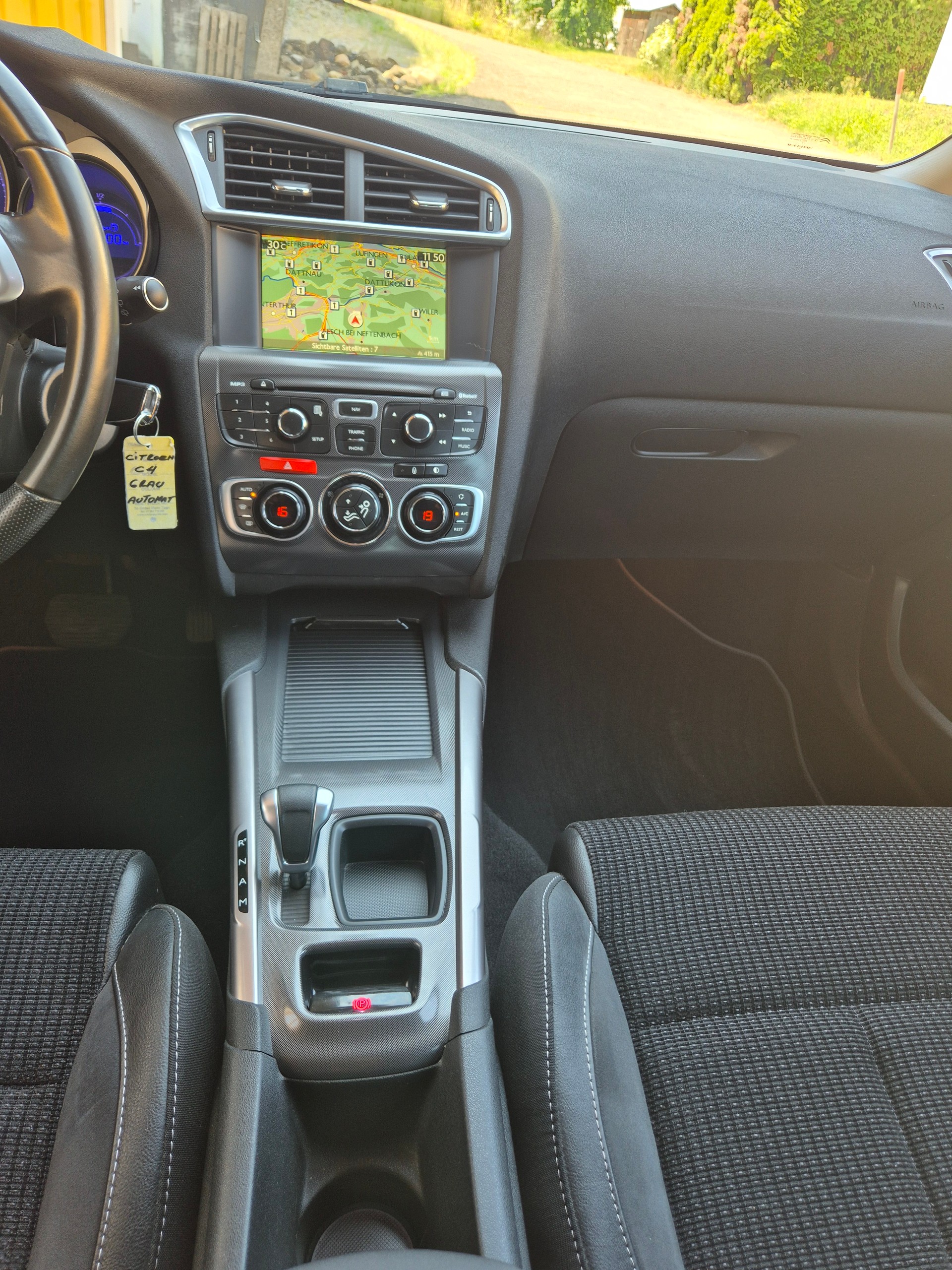 CITROEN C4 Berline 1.6 THP Exclusive EGS6-image-14