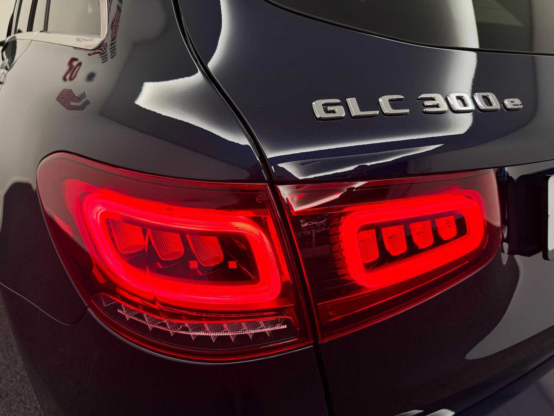 MERCEDES-BENZ GLC 300 e 4m-image-8