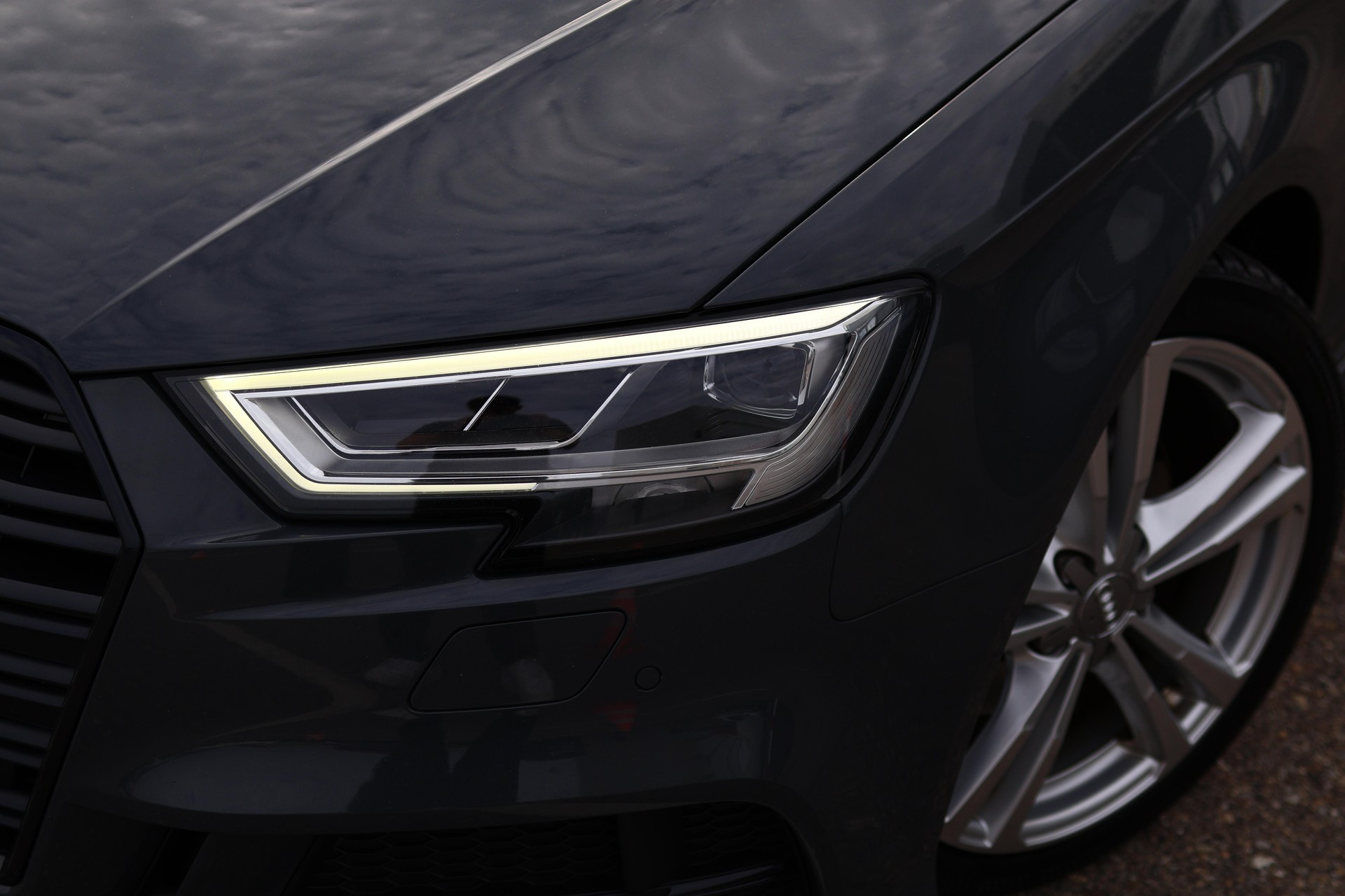 AUDI A3 Sportback 2.0 TDI 184 Sport quattro S-Tronic * S-Line * B&O Soundsystem * MMI Navi Plus *-showroom-element-1