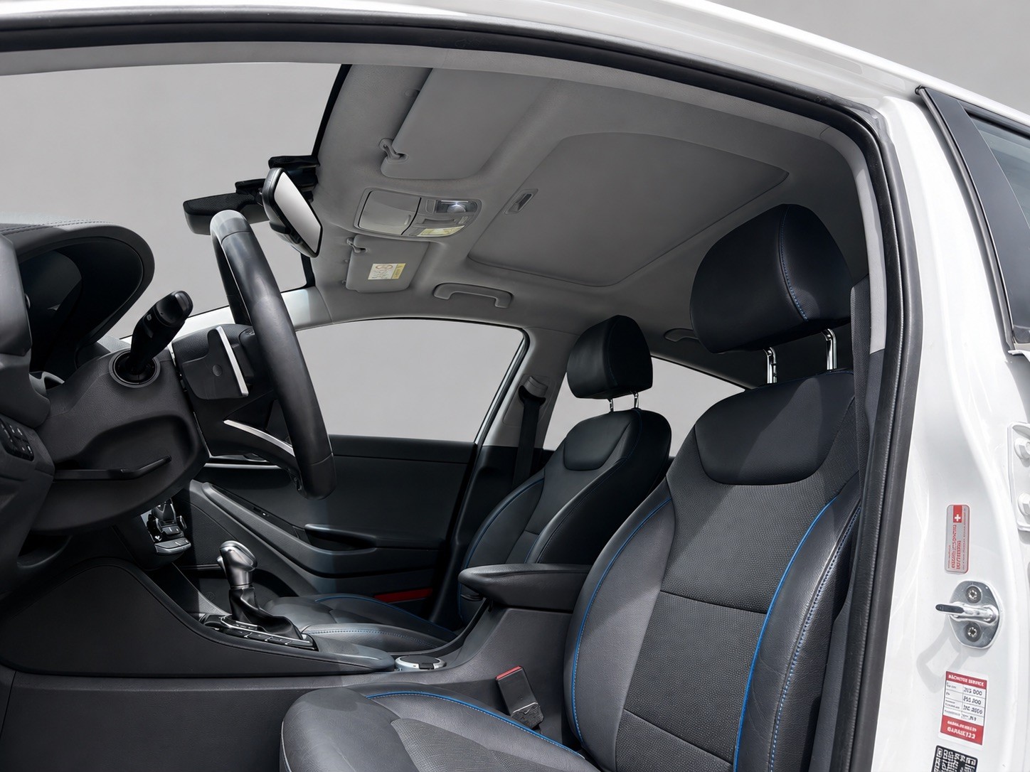 HYUNDAI Ioniq 1.6 GDi Plug in Hybrid Launch Plus DCT-image-9