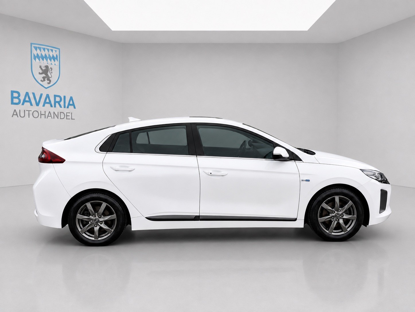 HYUNDAI Ioniq 1.6 GDi Plug in Hybrid Launch Plus DCT-image-6