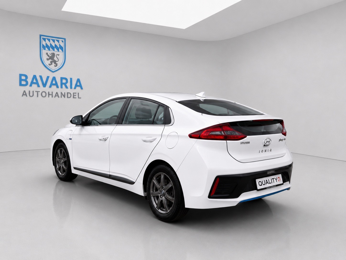 HYUNDAI Ioniq 1.6 GDi Plug in Hybrid Launch Plus DCT-image-3