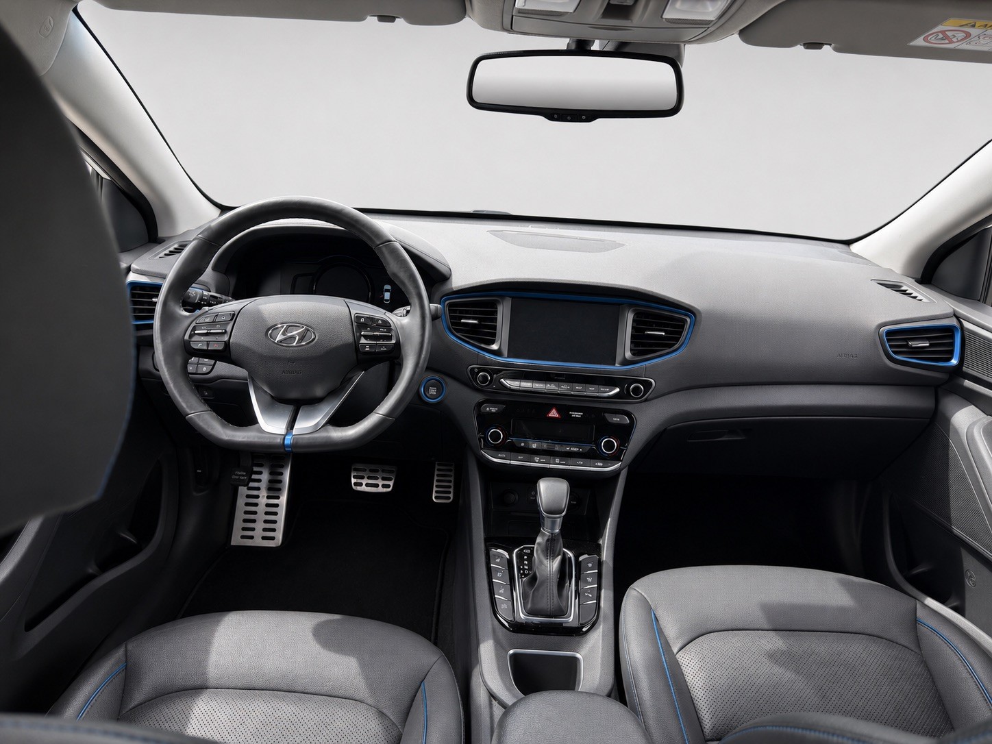 HYUNDAI Ioniq 1.6 GDi Plug in Hybrid Launch Plus DCT-image-10