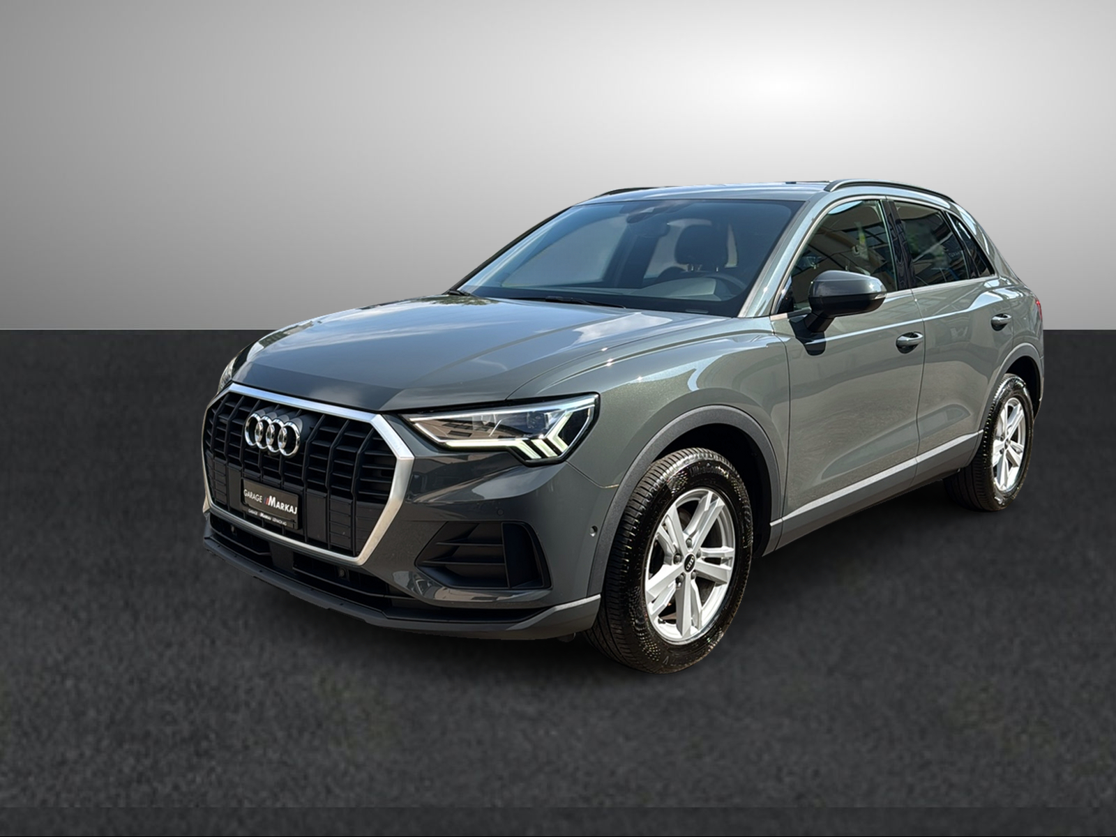 AUDI Q3 35 TDI Attraction quattro S-tronic-showroom-element-2