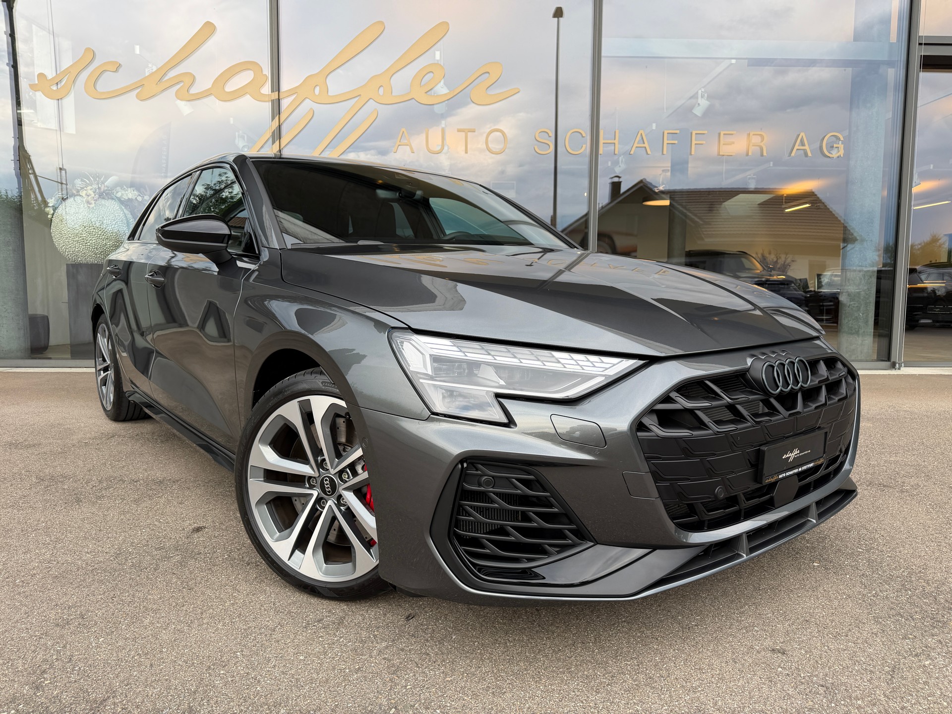 AUDI S3 Sportback TFSI quattro S-tronic-showroom-element-2