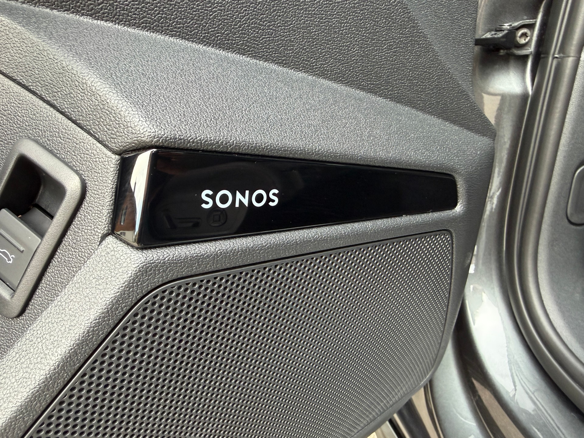 AUDI S3 Sportback TFSI quattro S-tronic-image-14