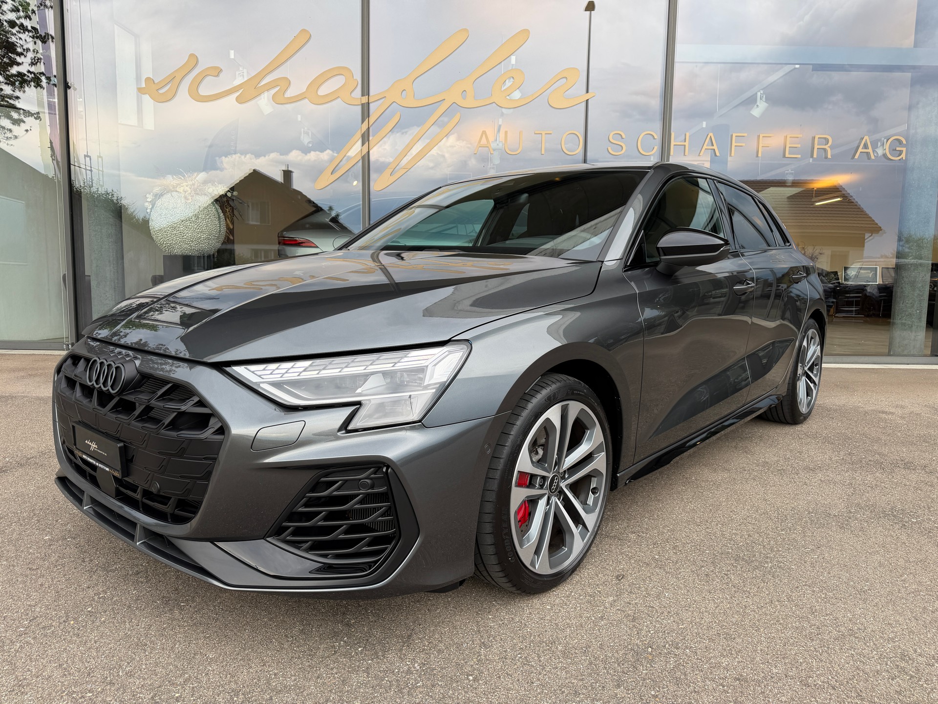 AUDI S3 Sportback TFSI quattro S-tronic-showroom-element-1