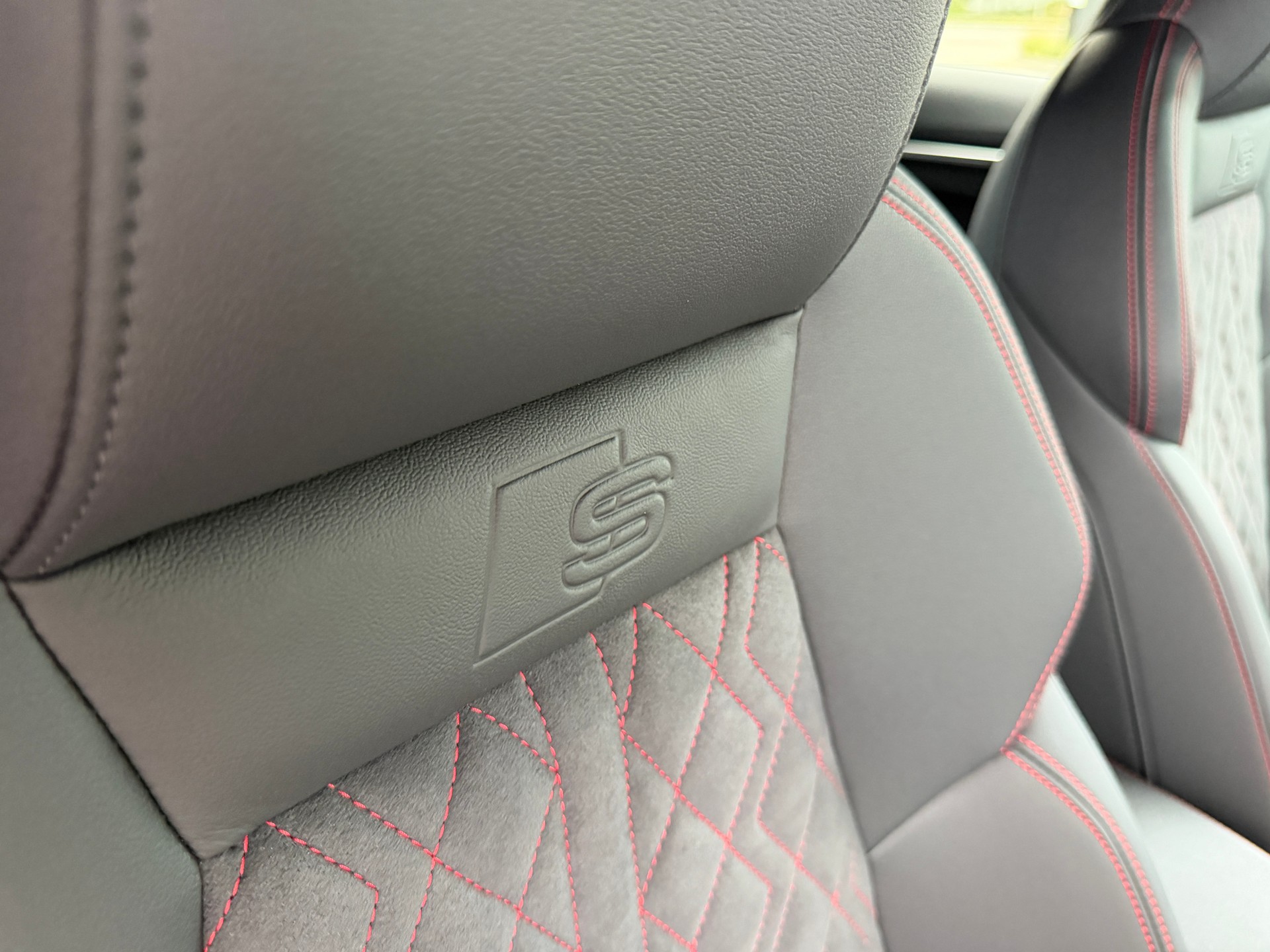 AUDI S3 Sportback TFSI quattro S-tronic-image-22