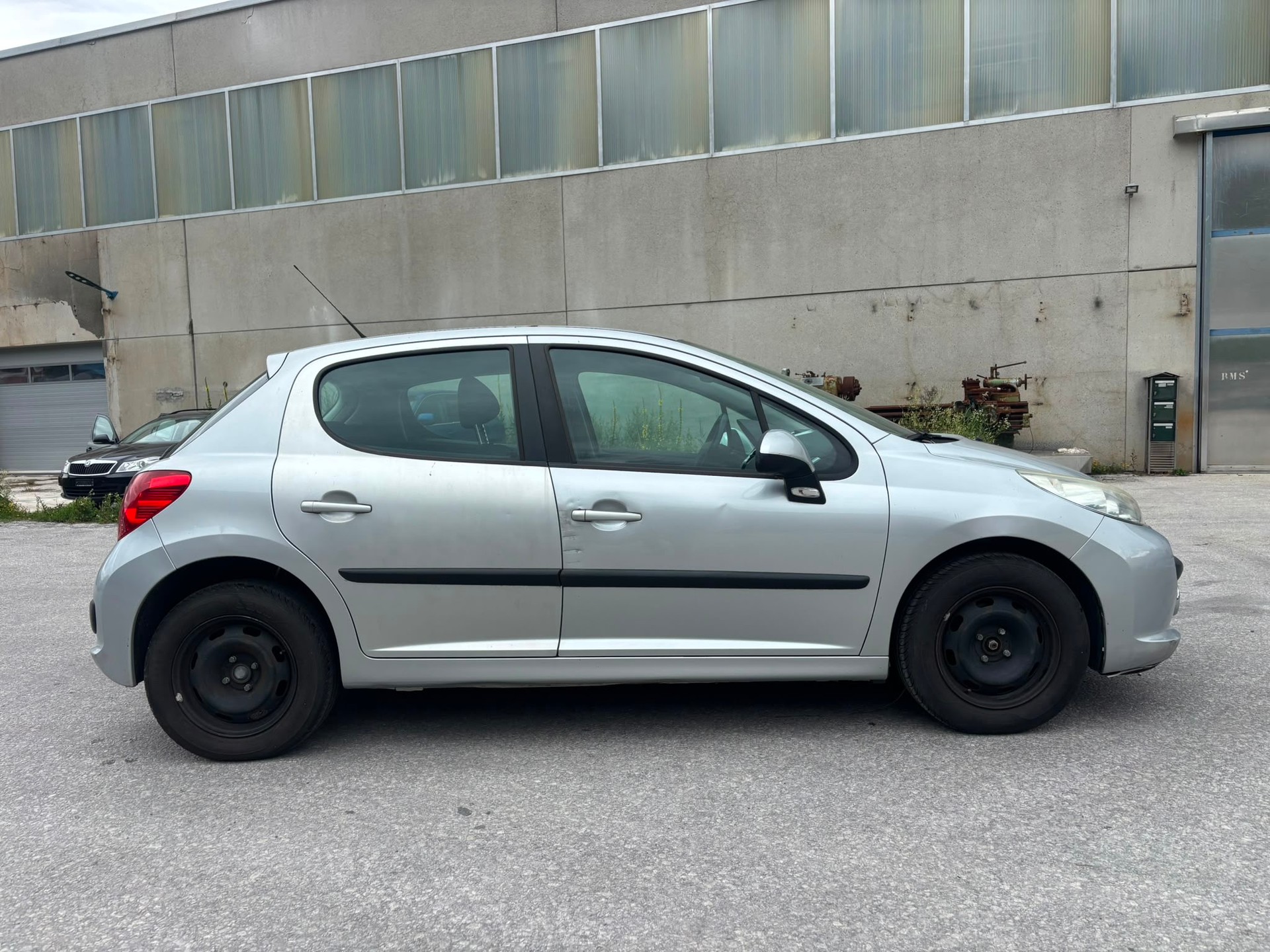 PEUGEOT 207 1.4 16V Trendy-image-3