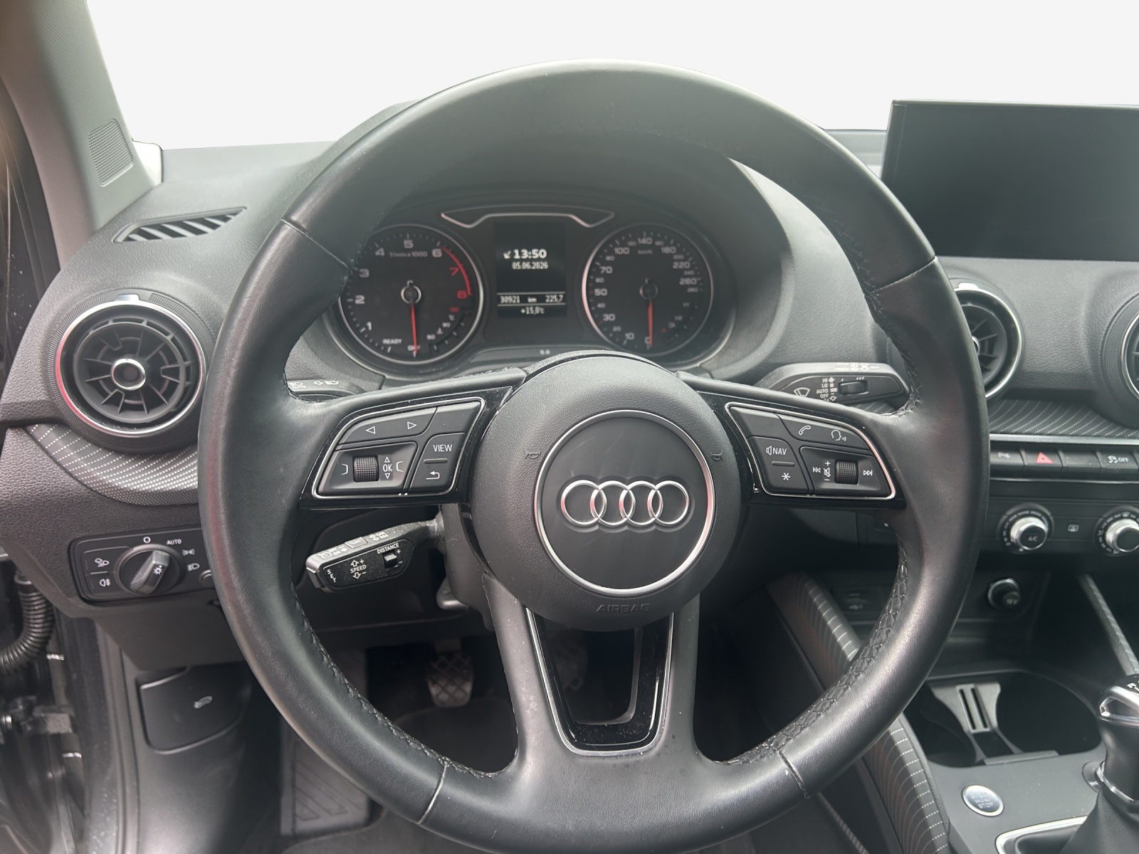 AUDI Q2 35 TFSI-image-9