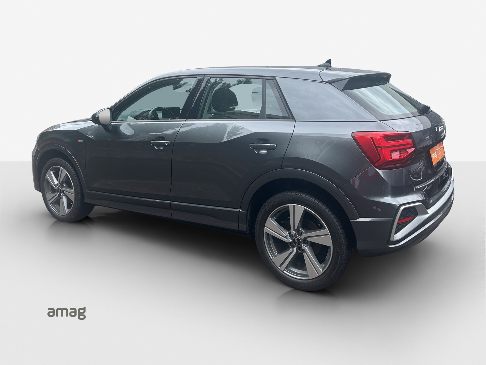 AUDI Q2 35 TFSI-showroom-element-2