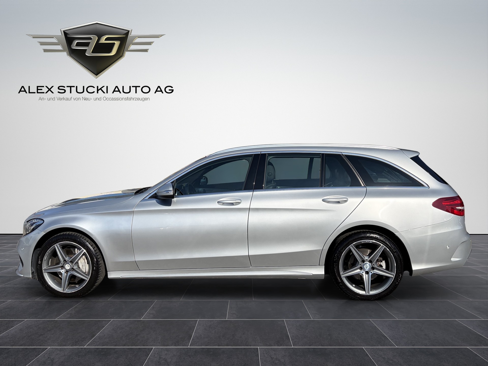 MERCEDES-BENZ C 400 AMG Line 4Matic 7G-Tronic-showroom-element-3