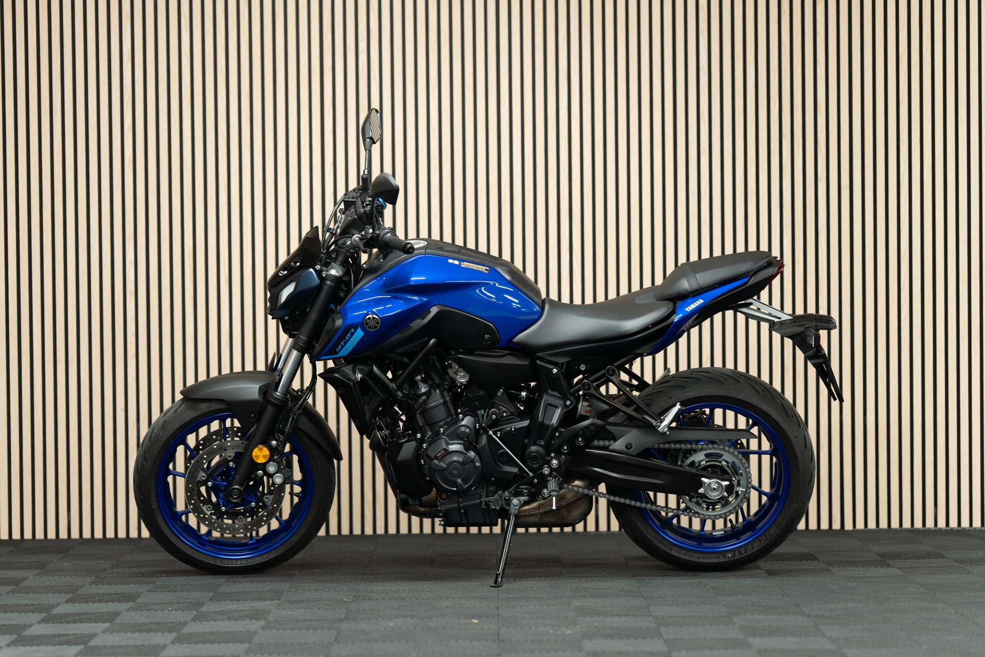 YAMAHA MT-07 (35 KW)-showroom-element-1