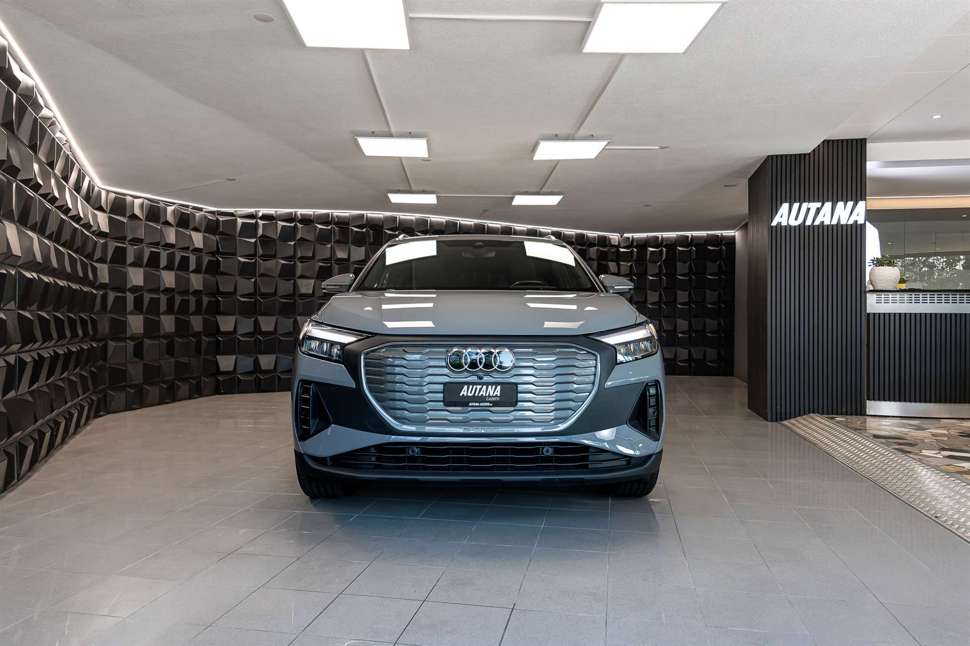 AUDI Q4 e-tron 40-image-4