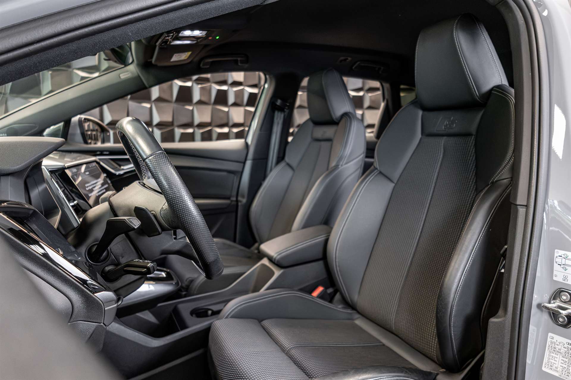 AUDI Q4 e-tron 40-image-14