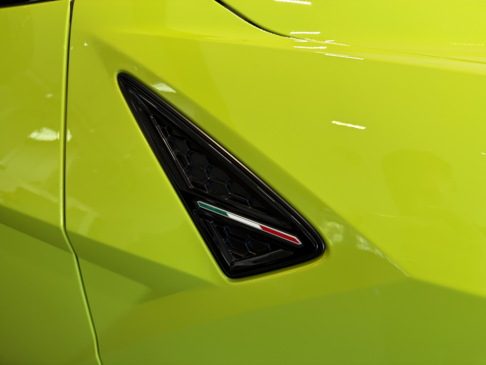 LAMBORGHINI Urus 4.0 SE-image-9
