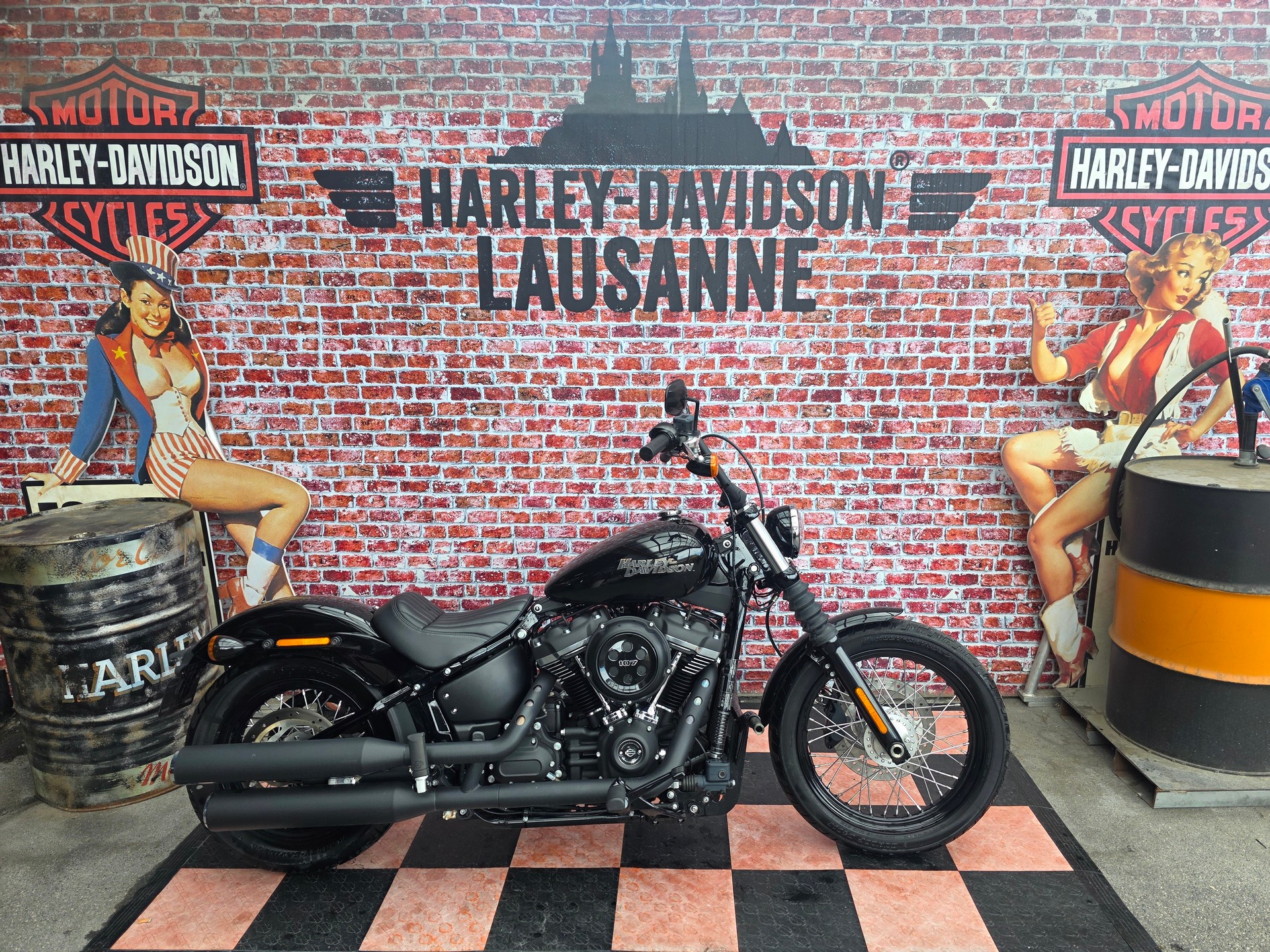HARLEY-DAVIDSON FXBB Street Bob 107 ABS