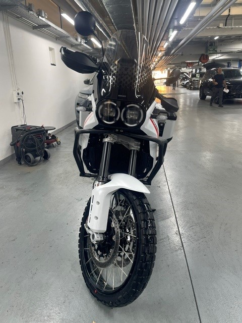 DUCATI Desert X-image-2