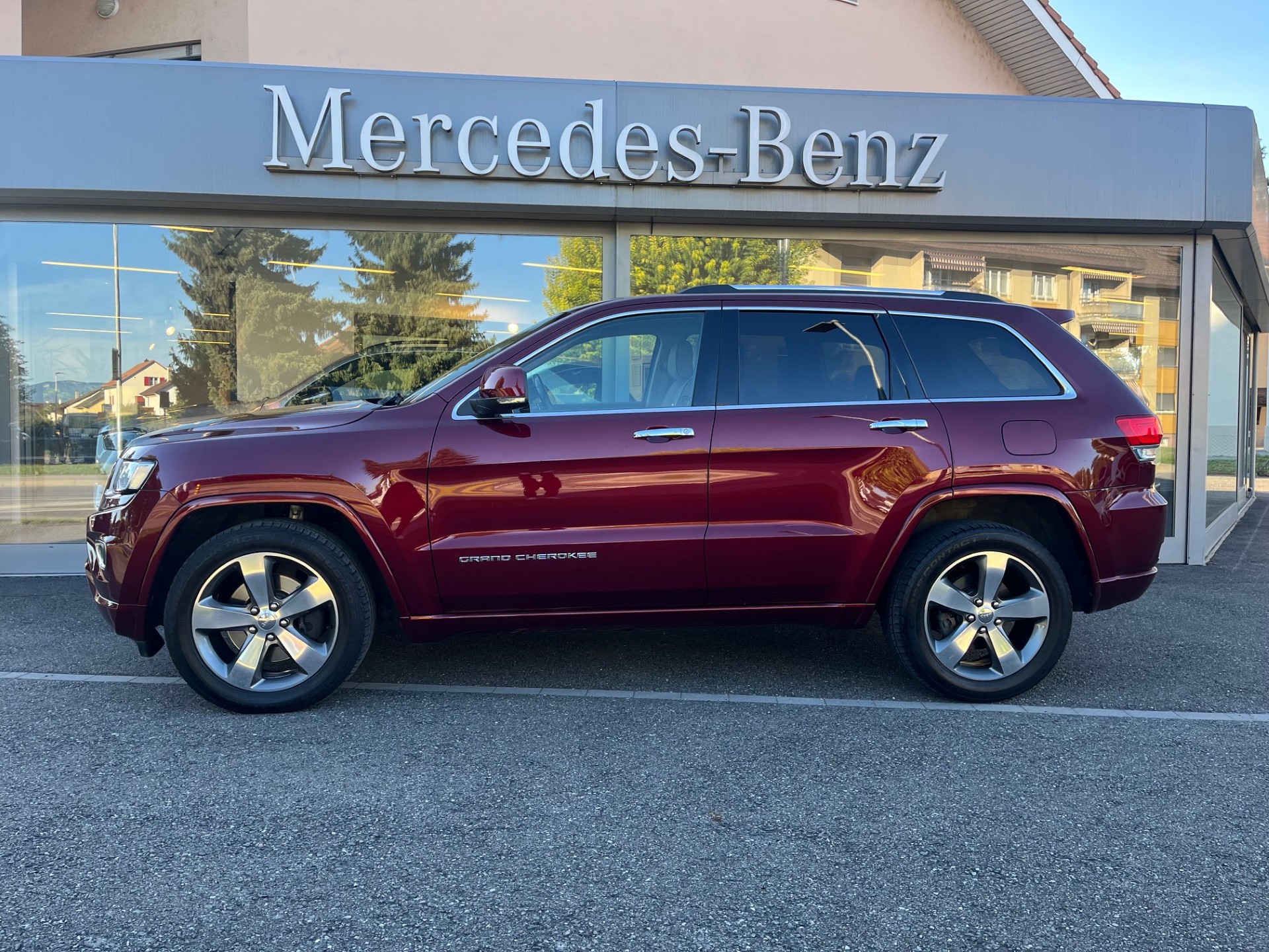 JEEP Grand Cherokee 3.0 CRD Overland Automatic-showroom-element-2