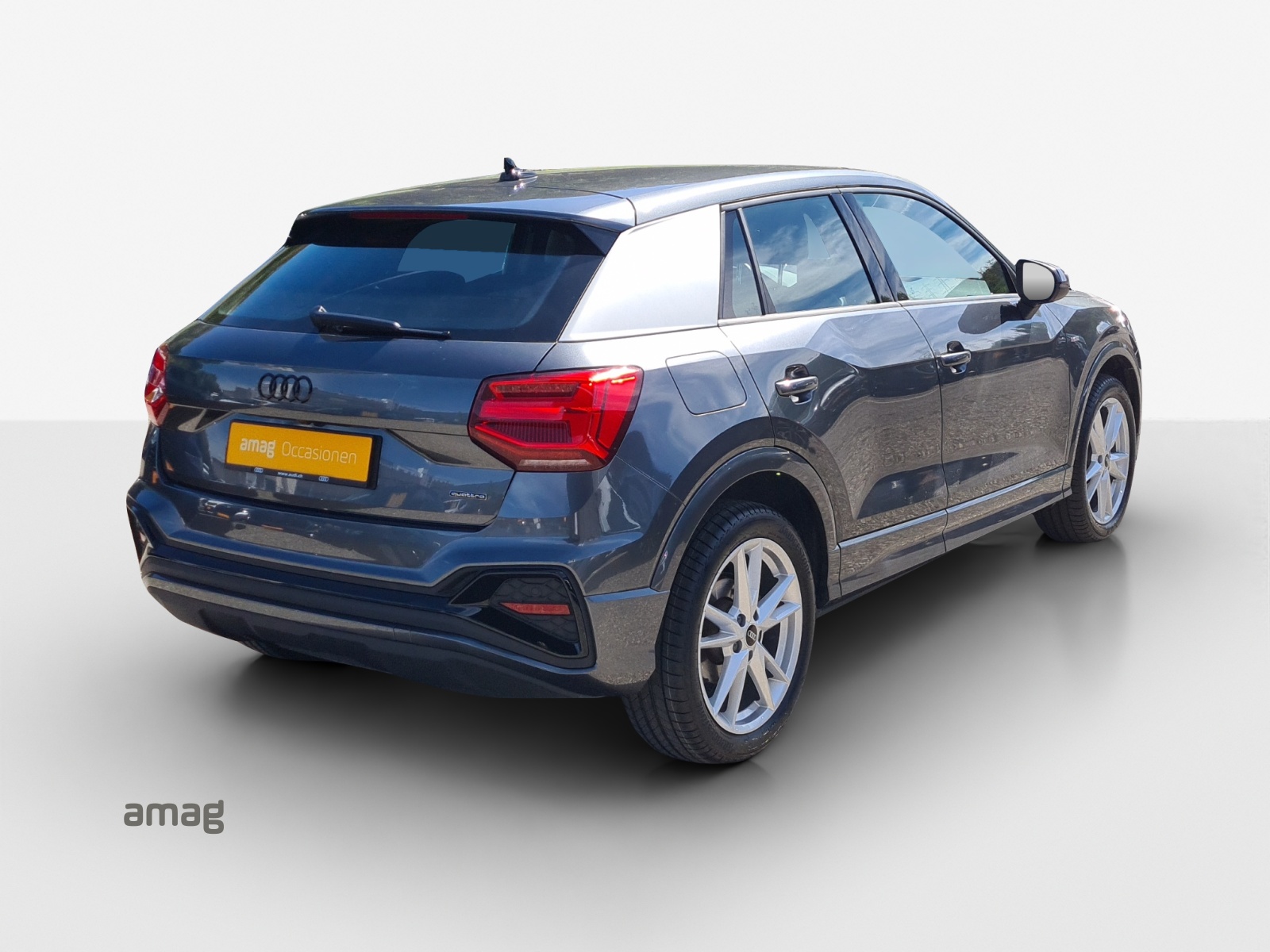 AUDI Q2 40 TFSI S line quattro S-tronic-image-4