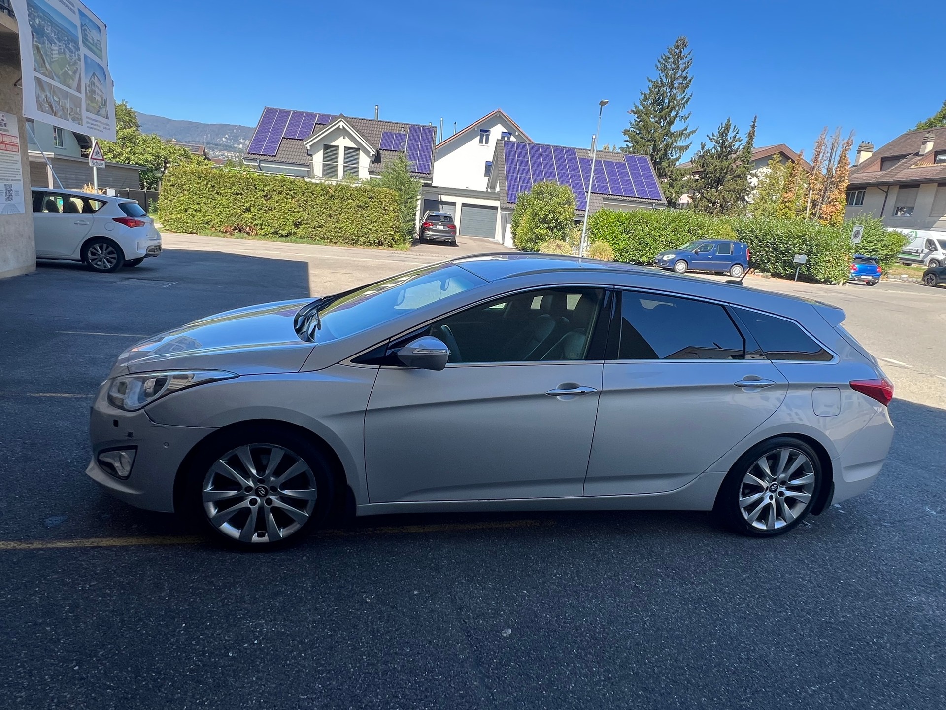 HYUNDAI i40 Wagon 1.7 CRDI Premium Automatic-showroom-element-2